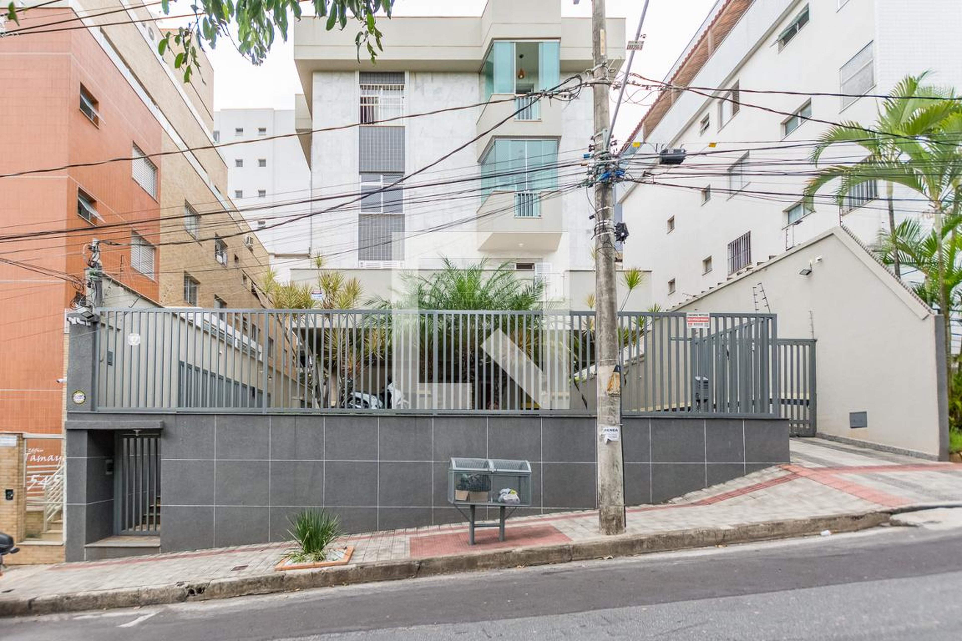 Fachada Condomínio em Rua Paulo Diniz Carneiro, 555