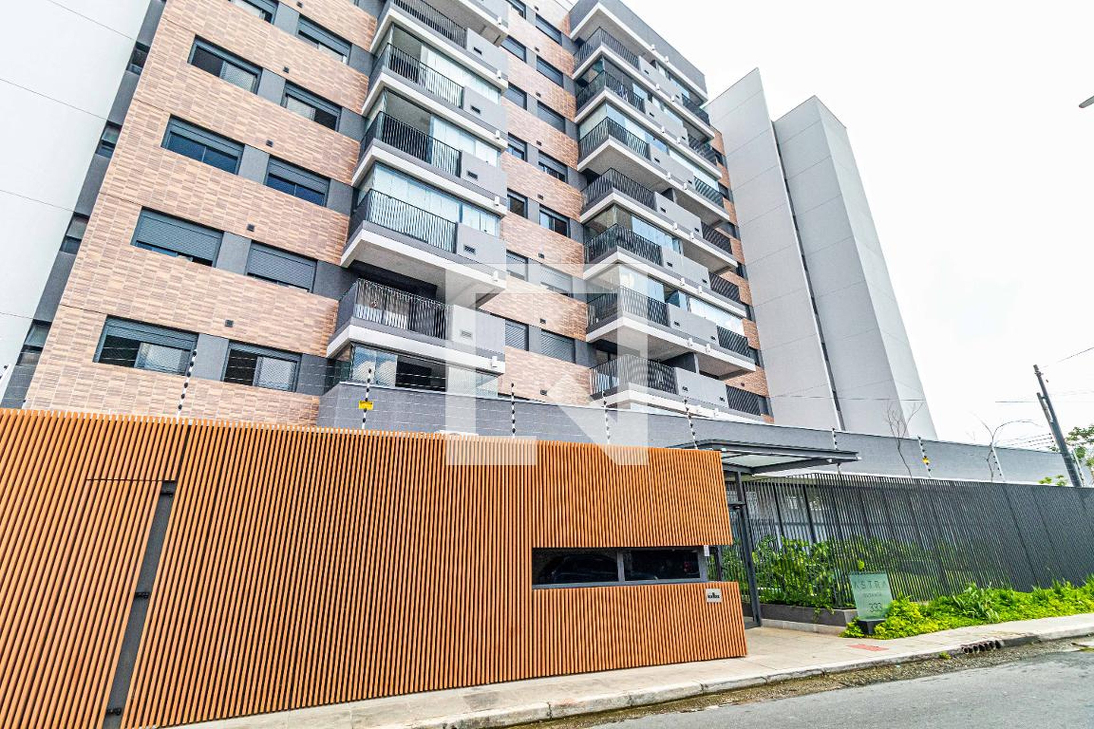 Fachada Condomínio em Rua Caminho do Engenho, 208