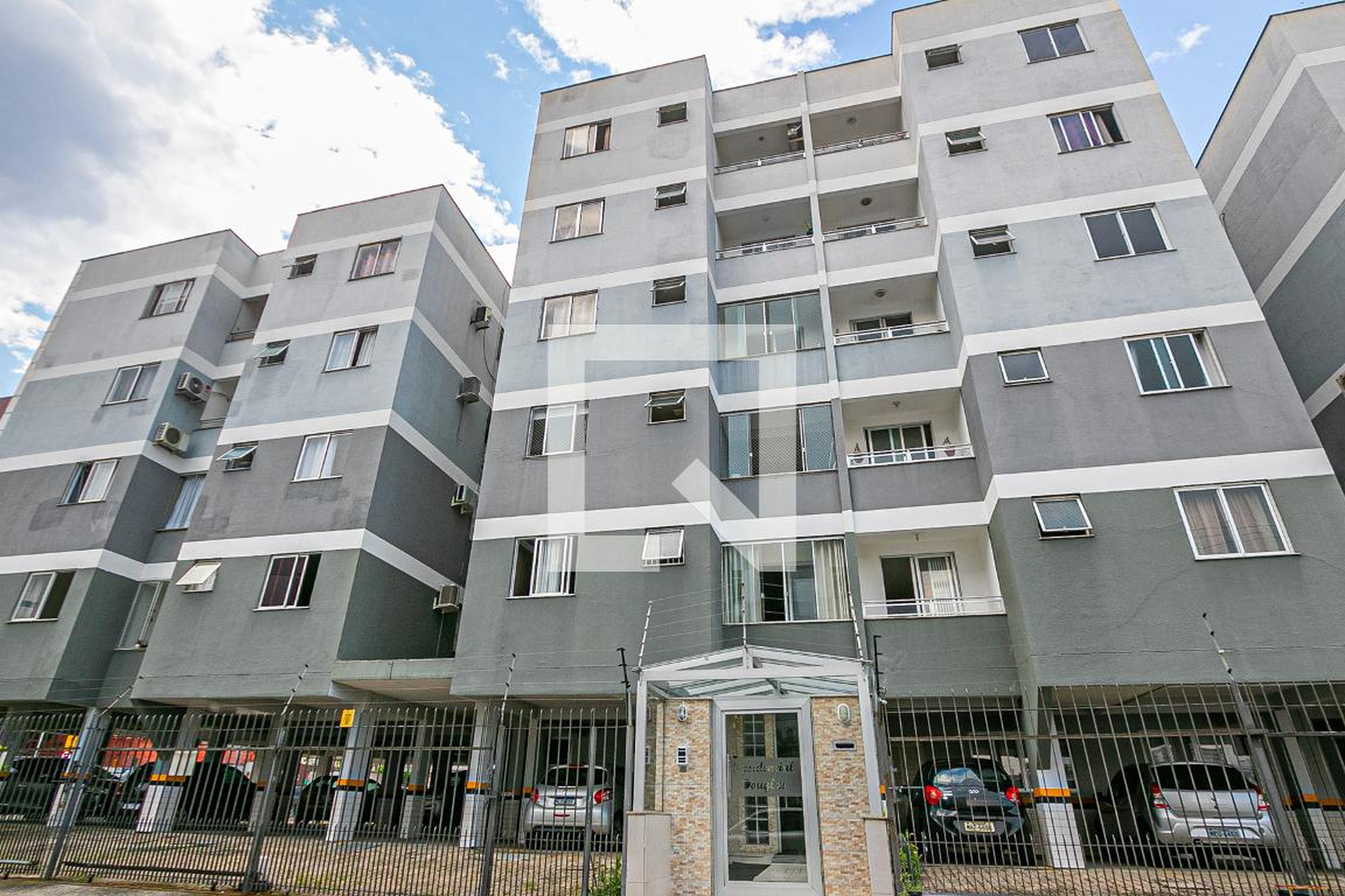 Fachada Residencial Douglas