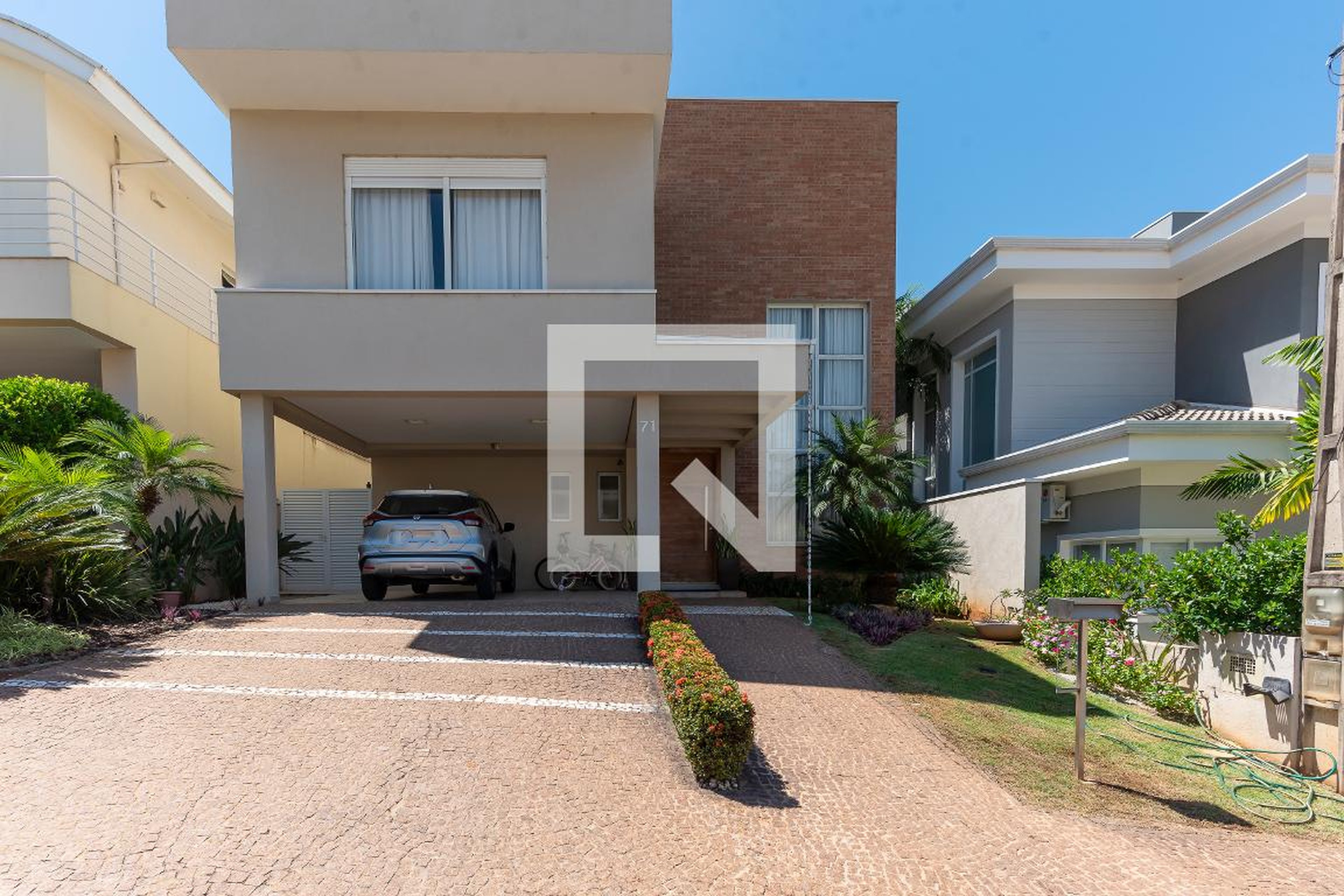 Fachada Condomínio em Rua Plínio Luiz de Siqueira Júnior, 71