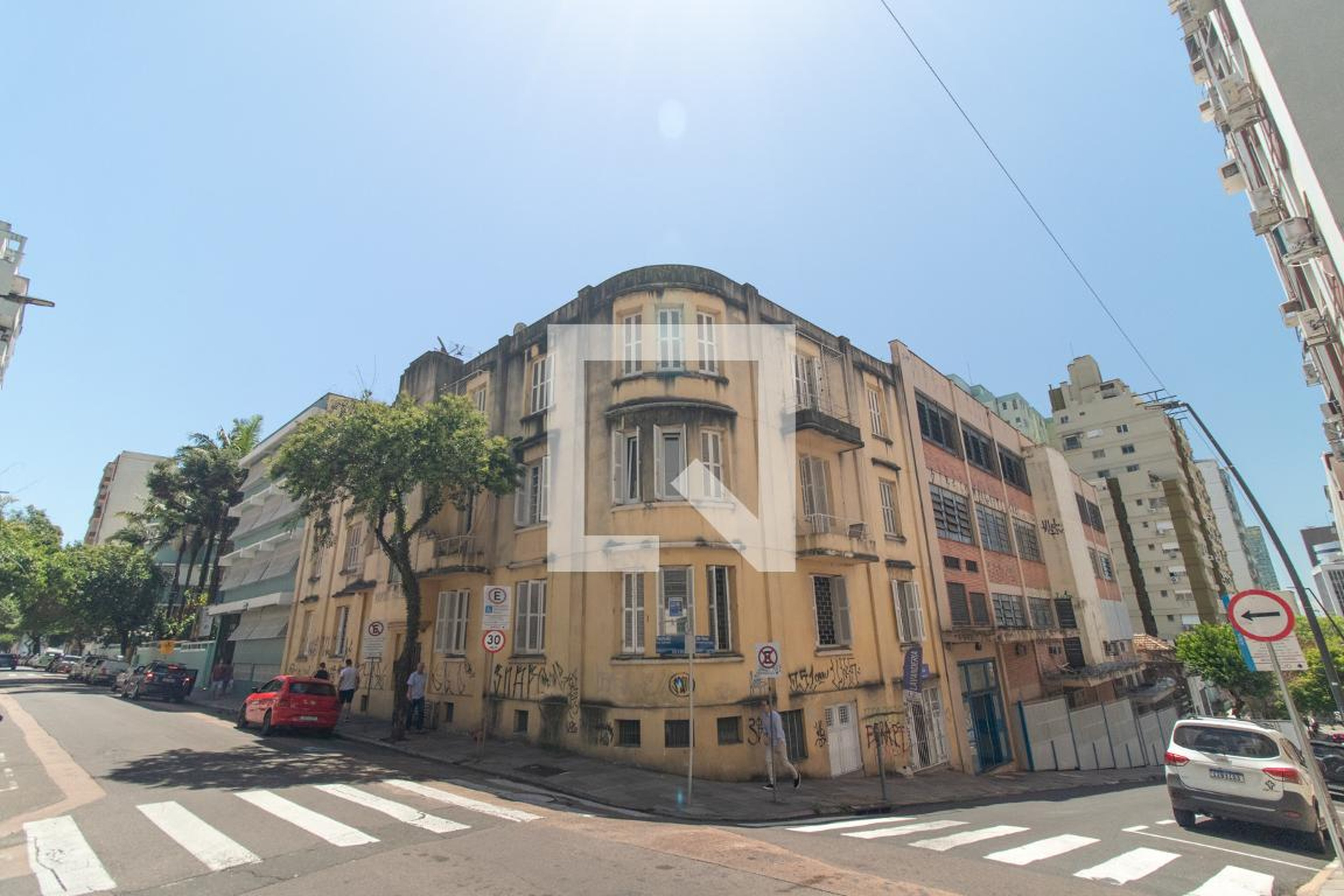 Fachada Condomínio em Rua Riachuelo, 838