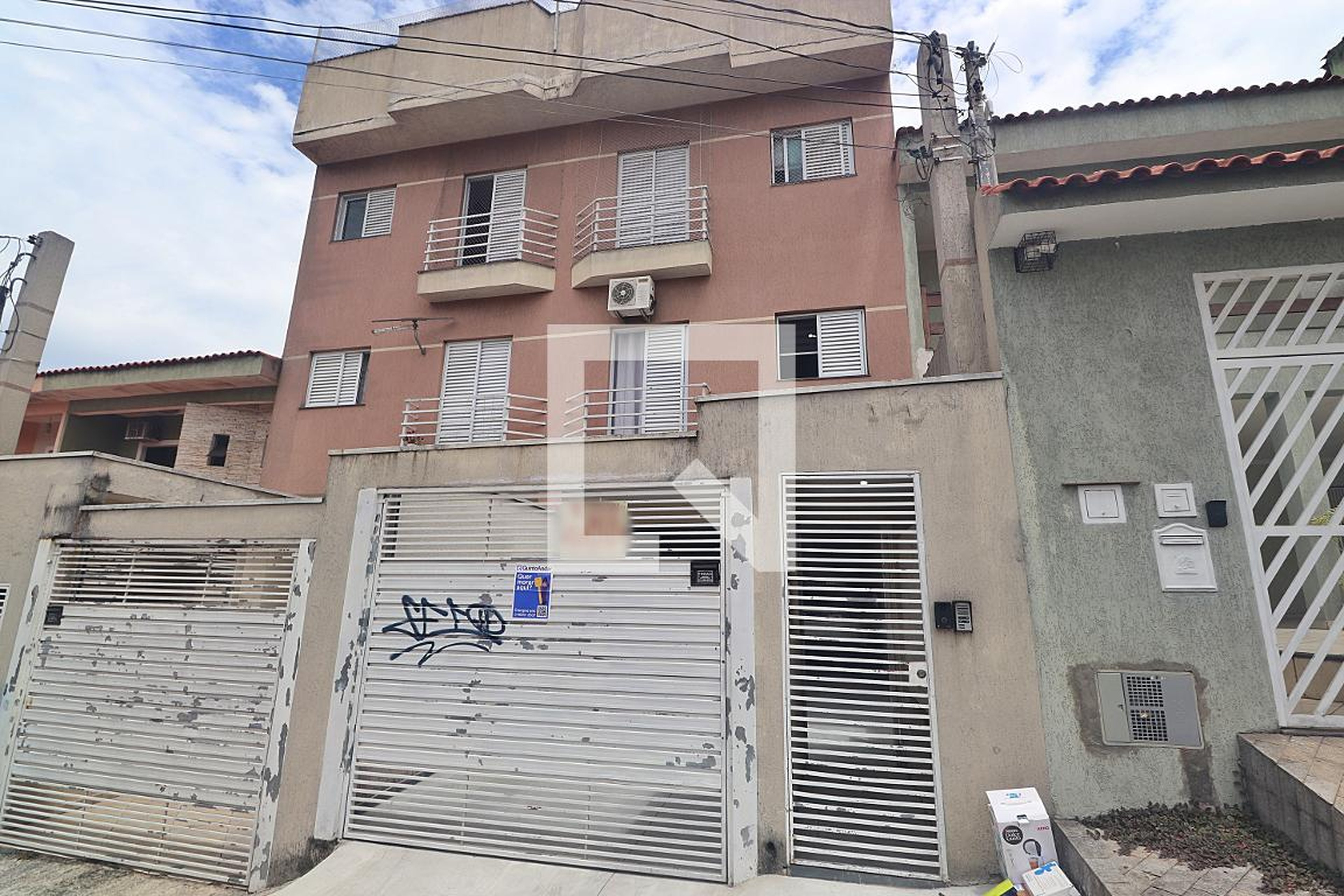 Fachada Condomínio em Rua Laureano, 773