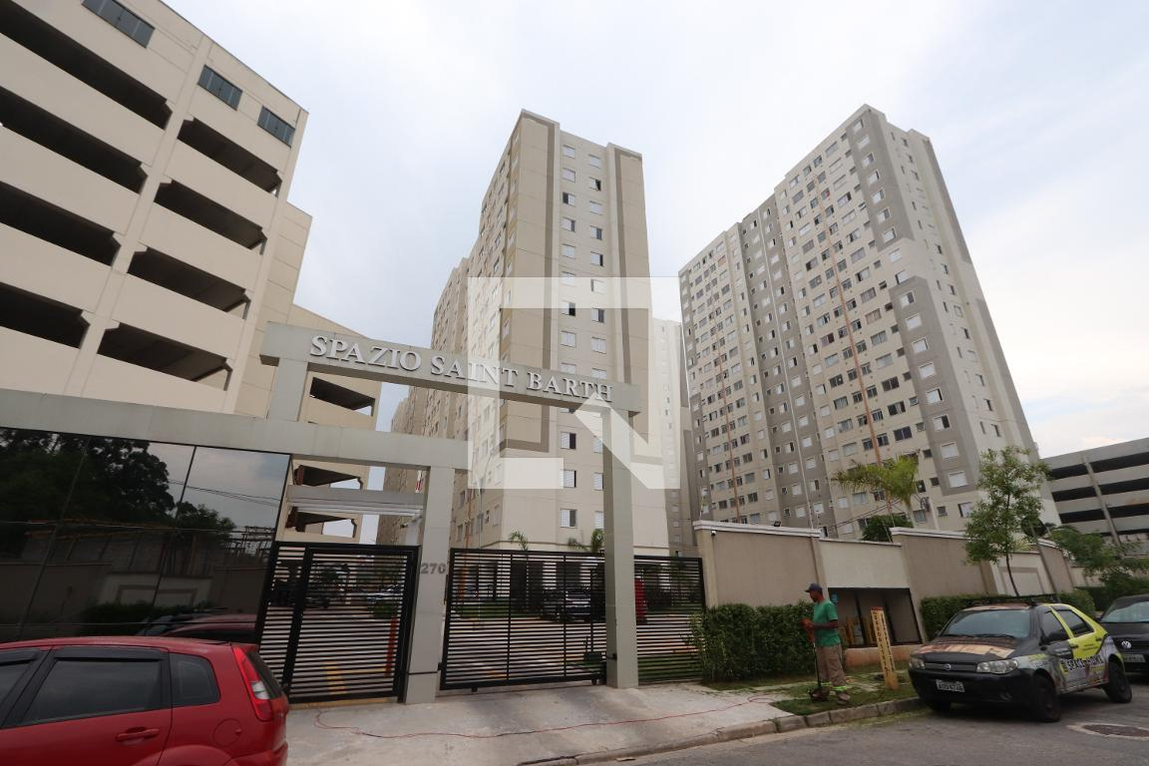 Fachada Condomínio em Rua André de Almeida, 260