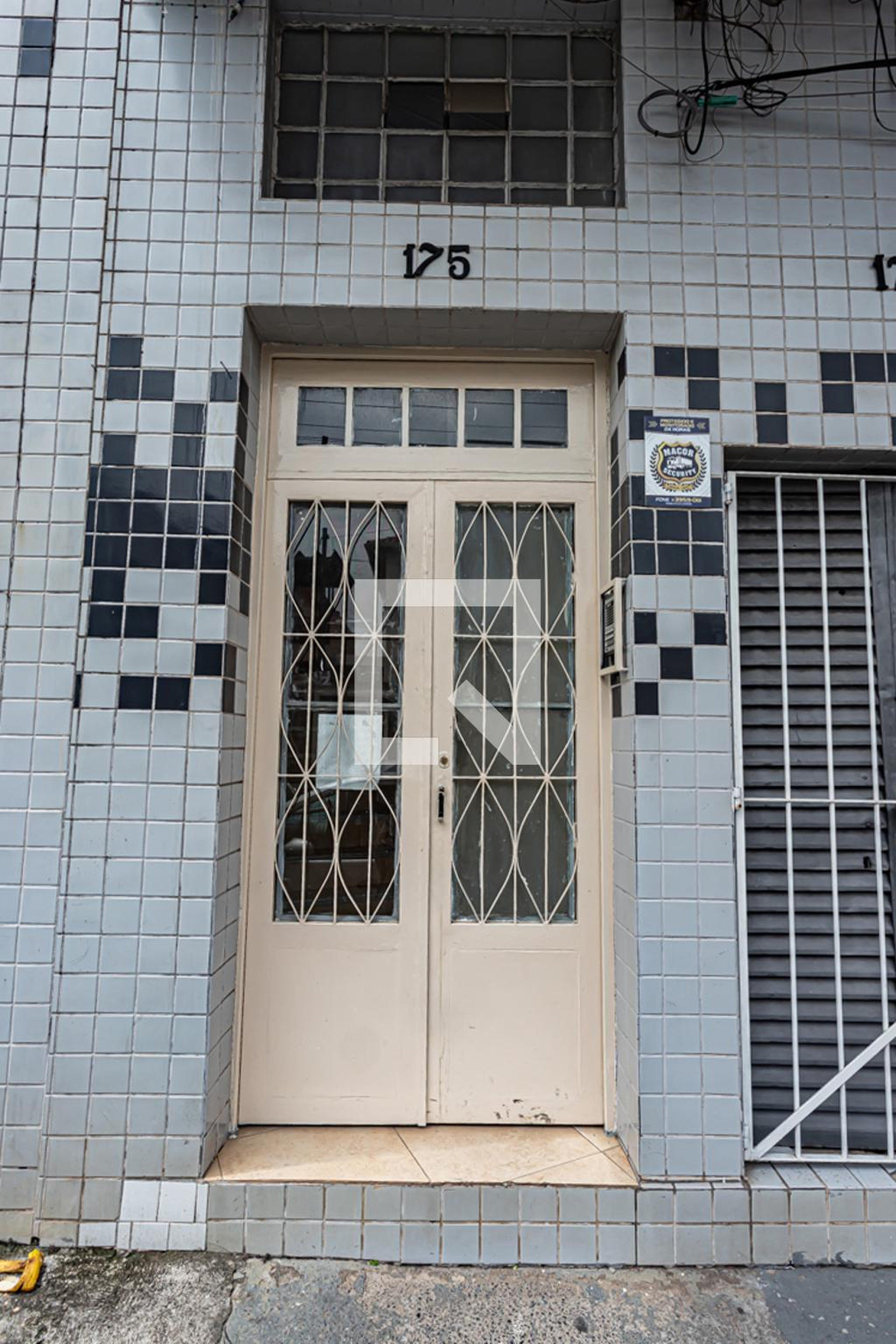 Fachada Condomínio em Rua Manuel Garcia, 175