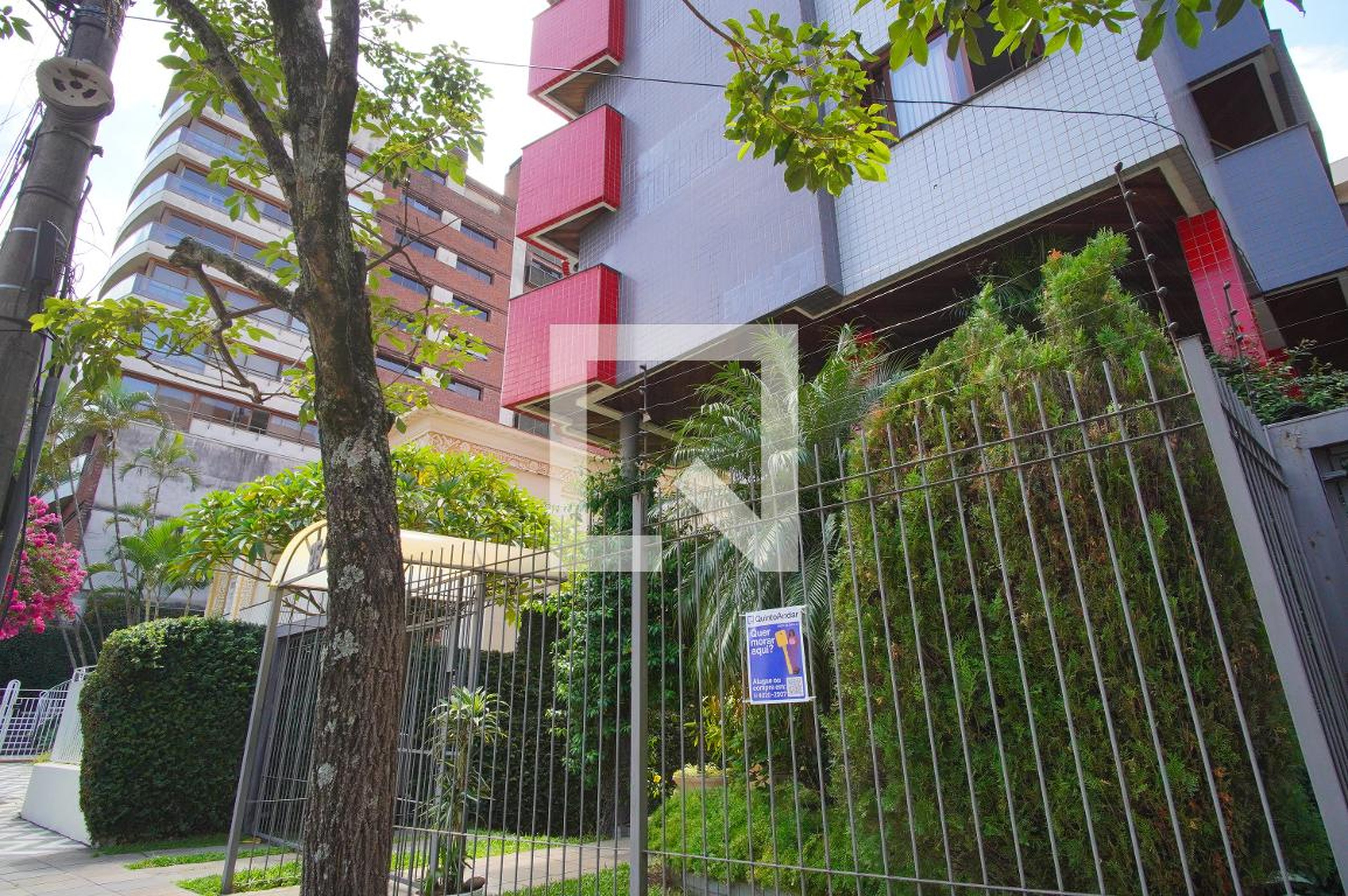 Fachada Condomínio em Rua Engenheiro Álvaro Nunes Pereira, 25