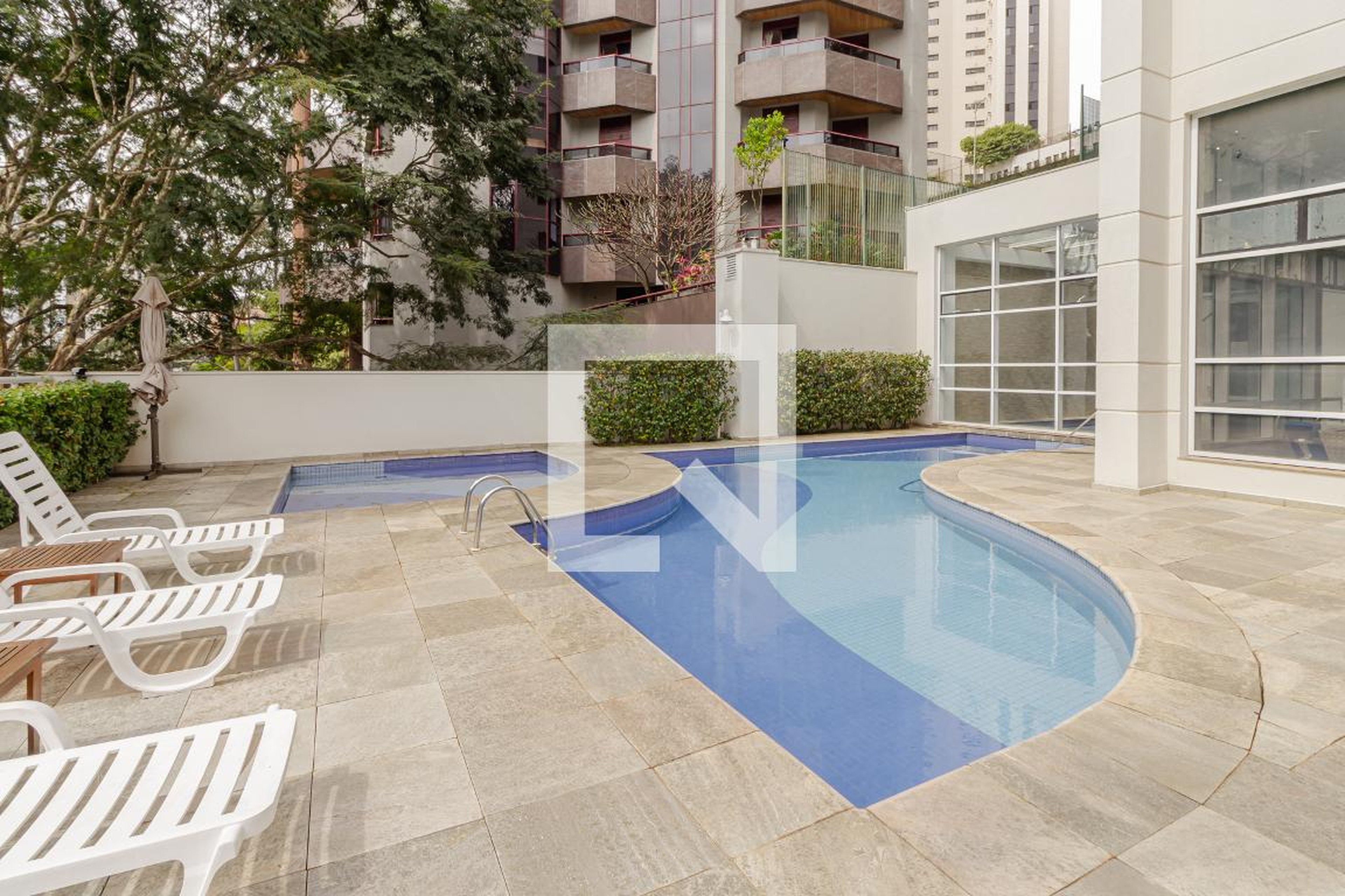 Piscina - Edifício Address