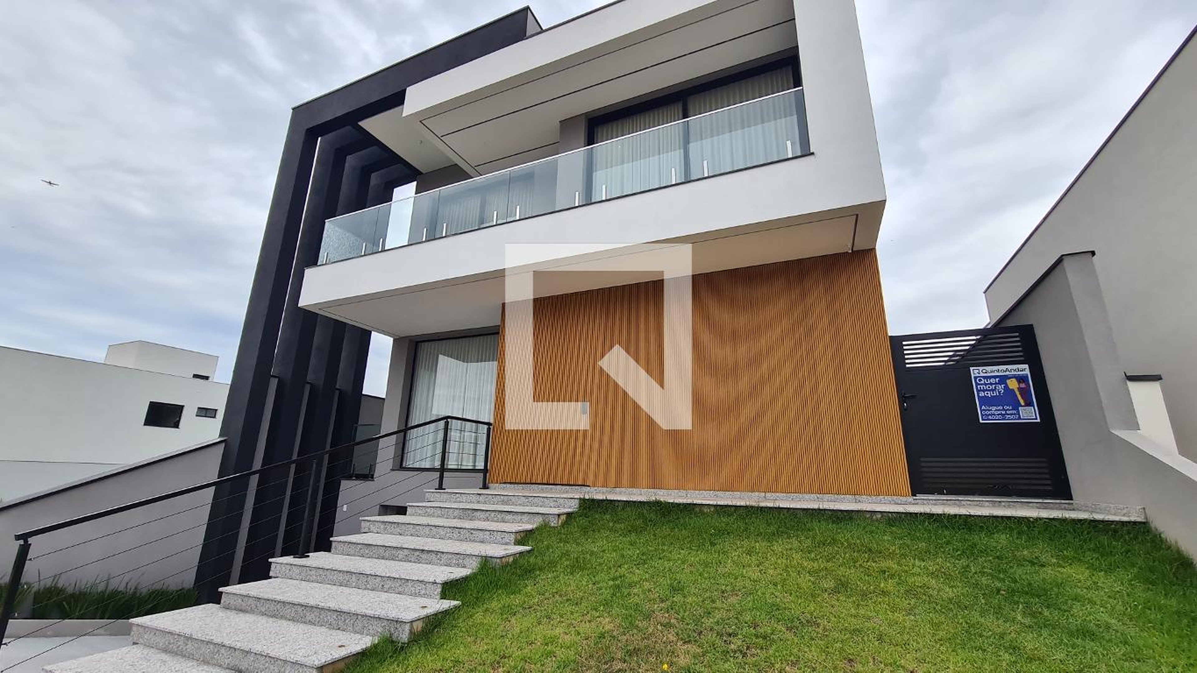 Fachada Condomínio em Rua Lago Paranoá, 842