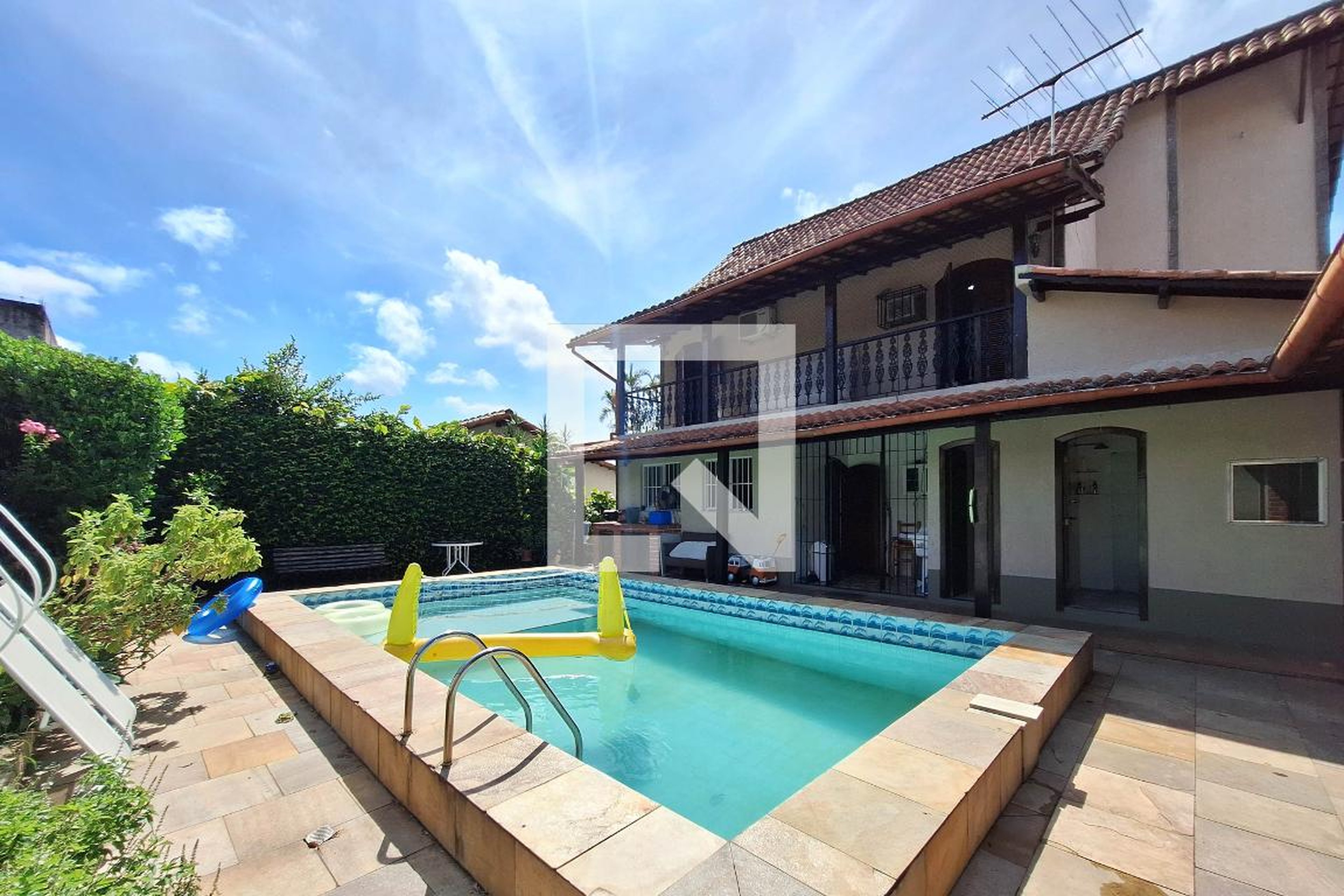 Piscina Condomínio em Travessa José Lourenço, 64