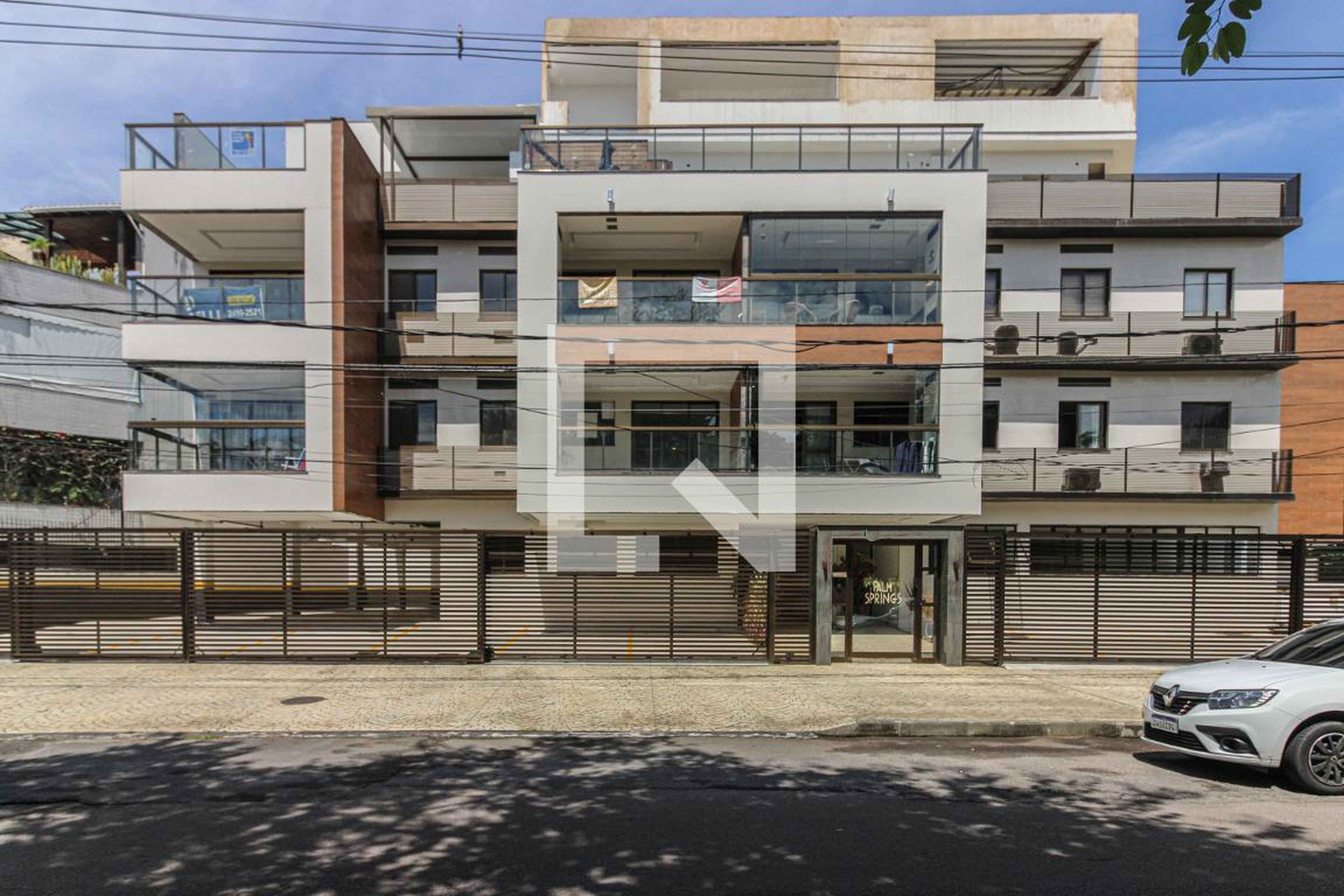 Fachada Condomínio em Rua Vicente Scofano, 149