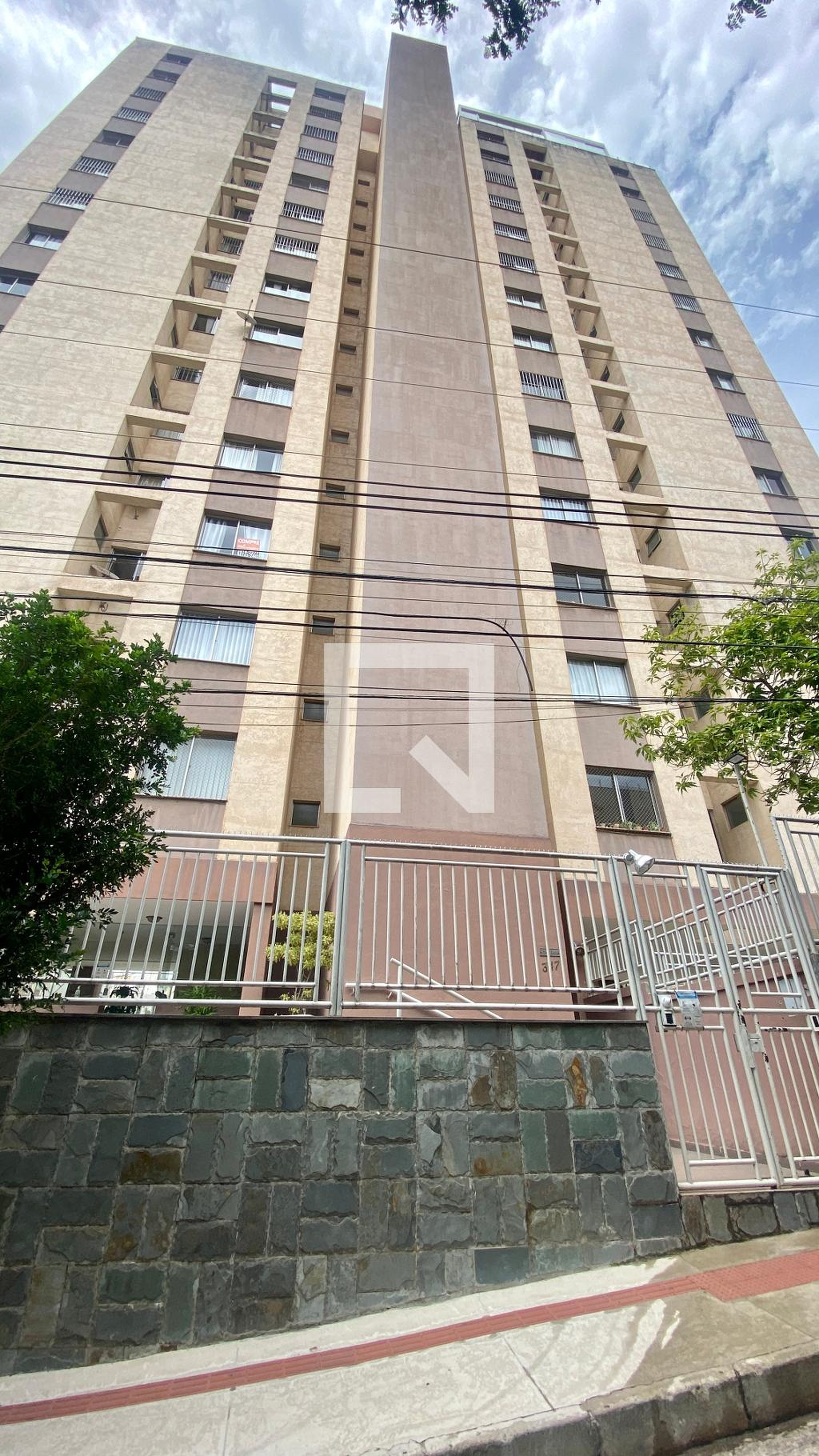 Fachada do Prédio Condomínio em Rua Dom Lúcio Antunes, 400