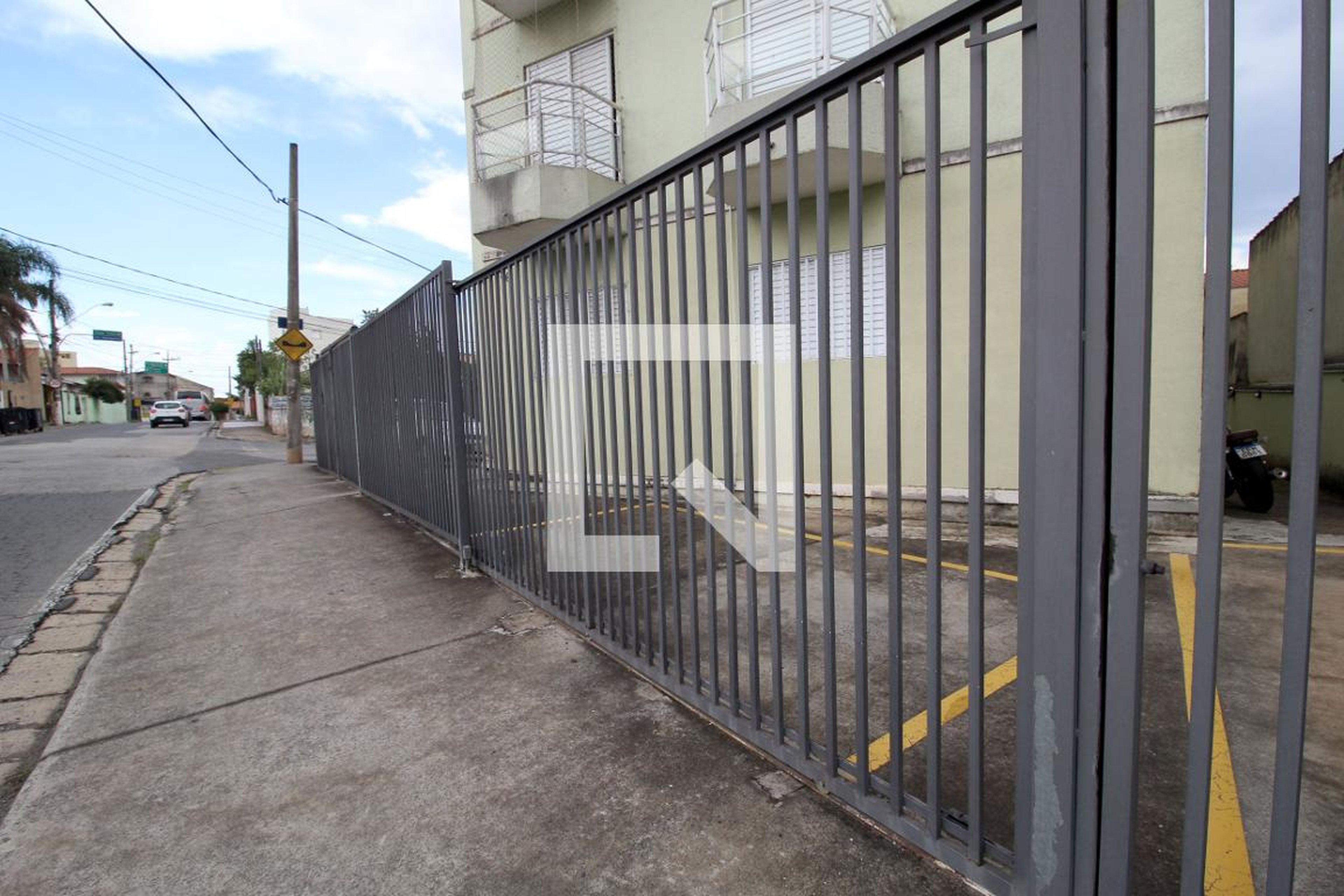 Fachada Condomínio em Rua Ministro Salgado Filho, 856