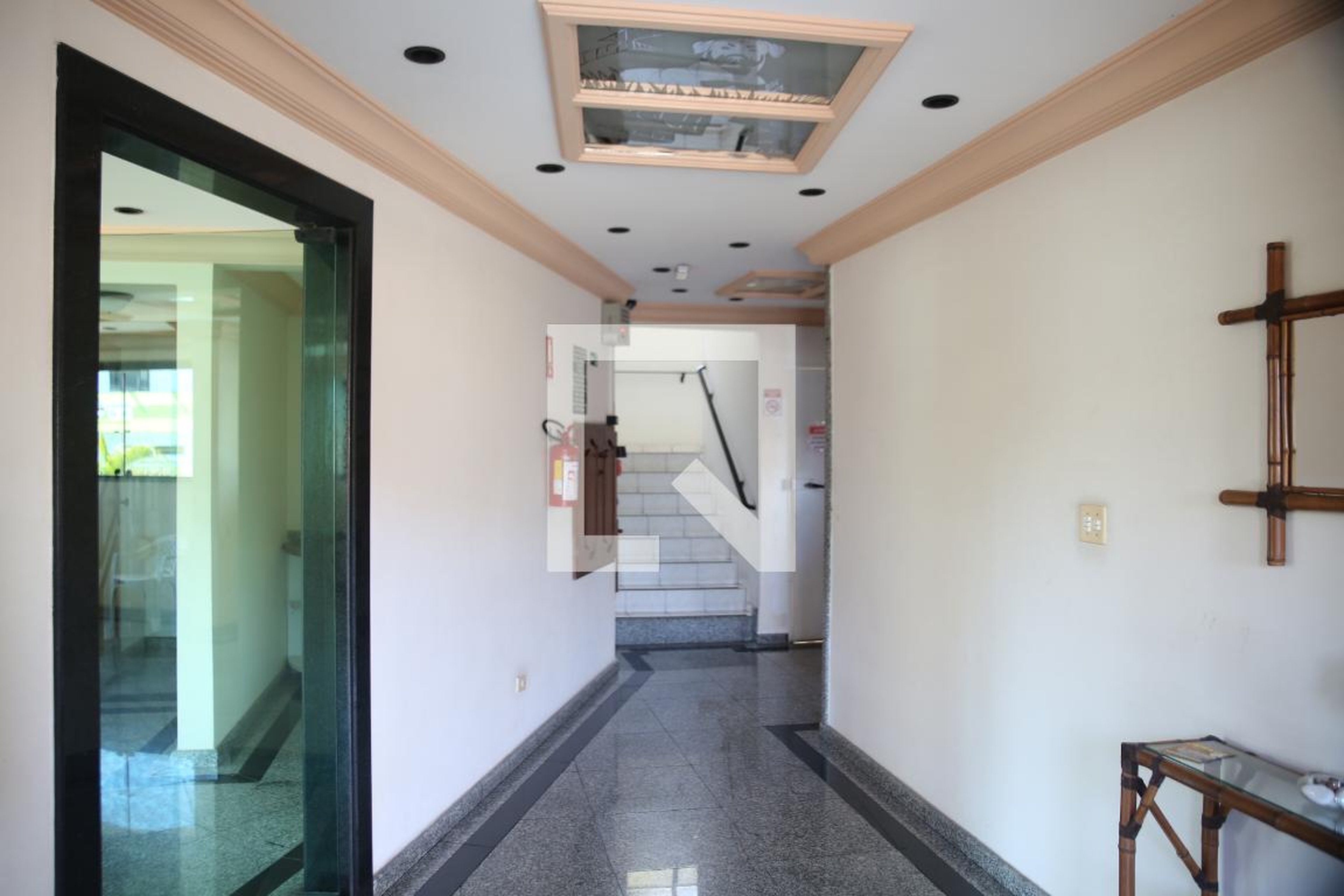 Hall de entrada - Edifício Residencial Tamabia