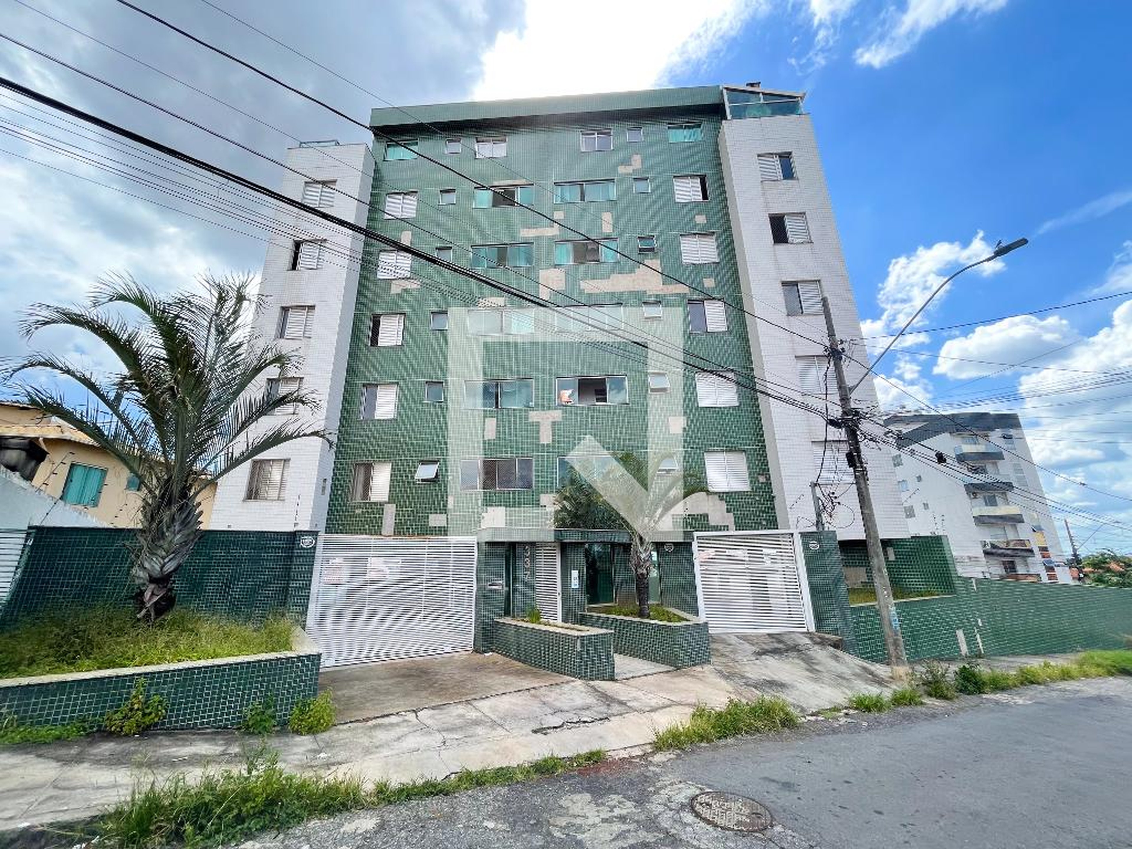 Fachada Condomínio em Rua Acará, 337