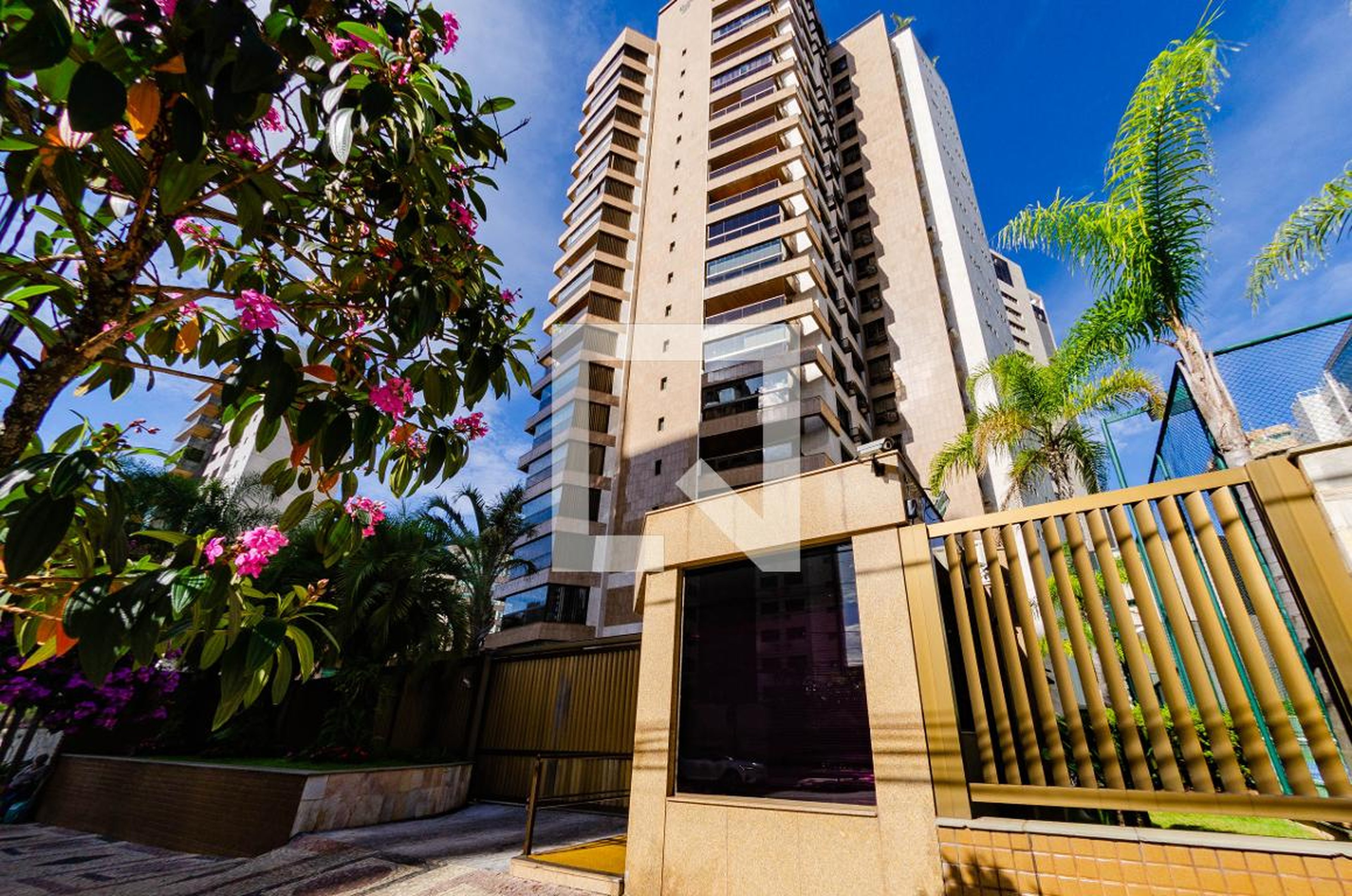 Fachada Condomínio em Avenida Paulo Camilo Pena, 585