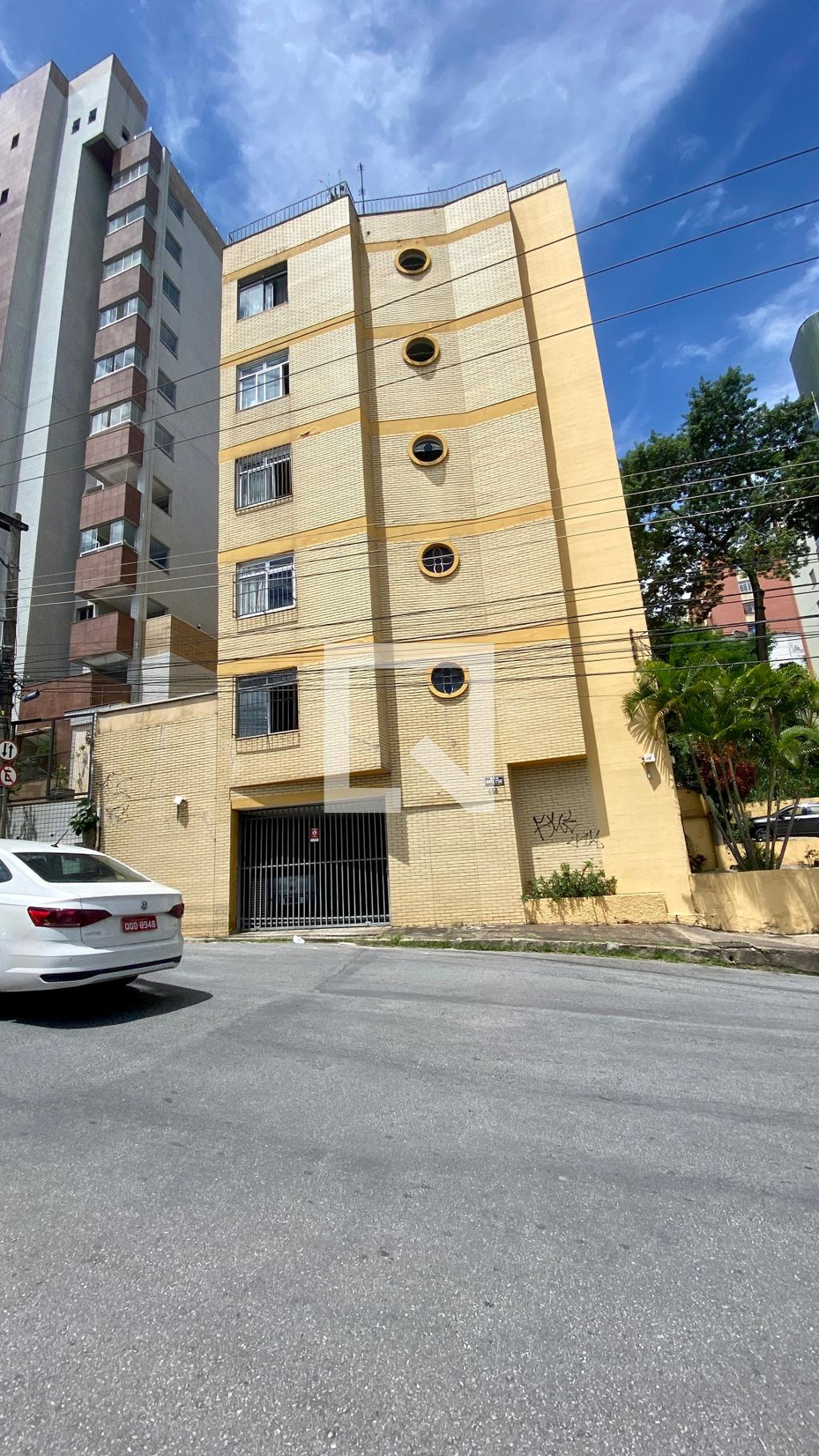 Fachada do Prédio Condomínio em Rua Santa Cruz, 485