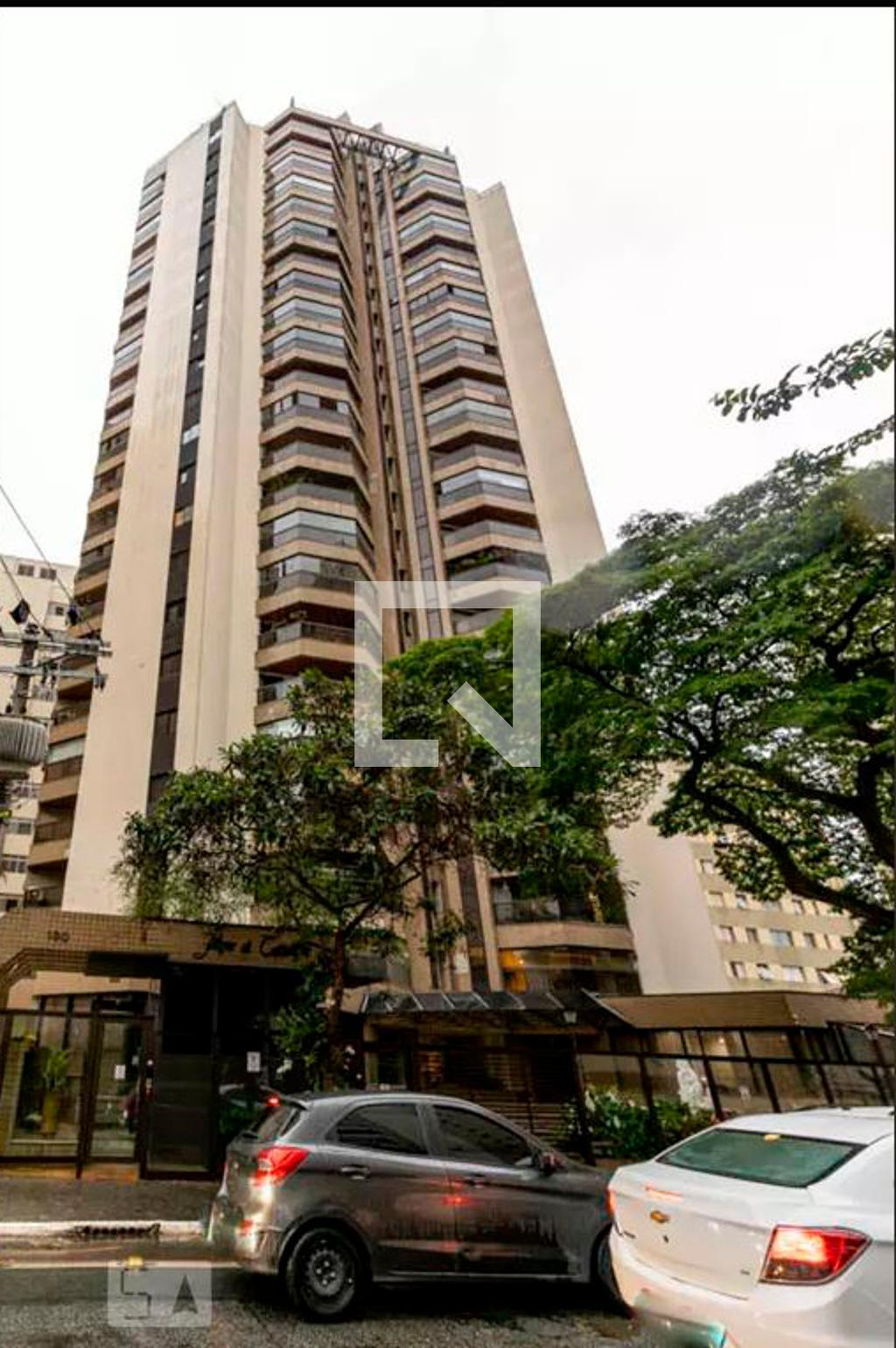 Fachada Condomínio Plaza de Catalunya