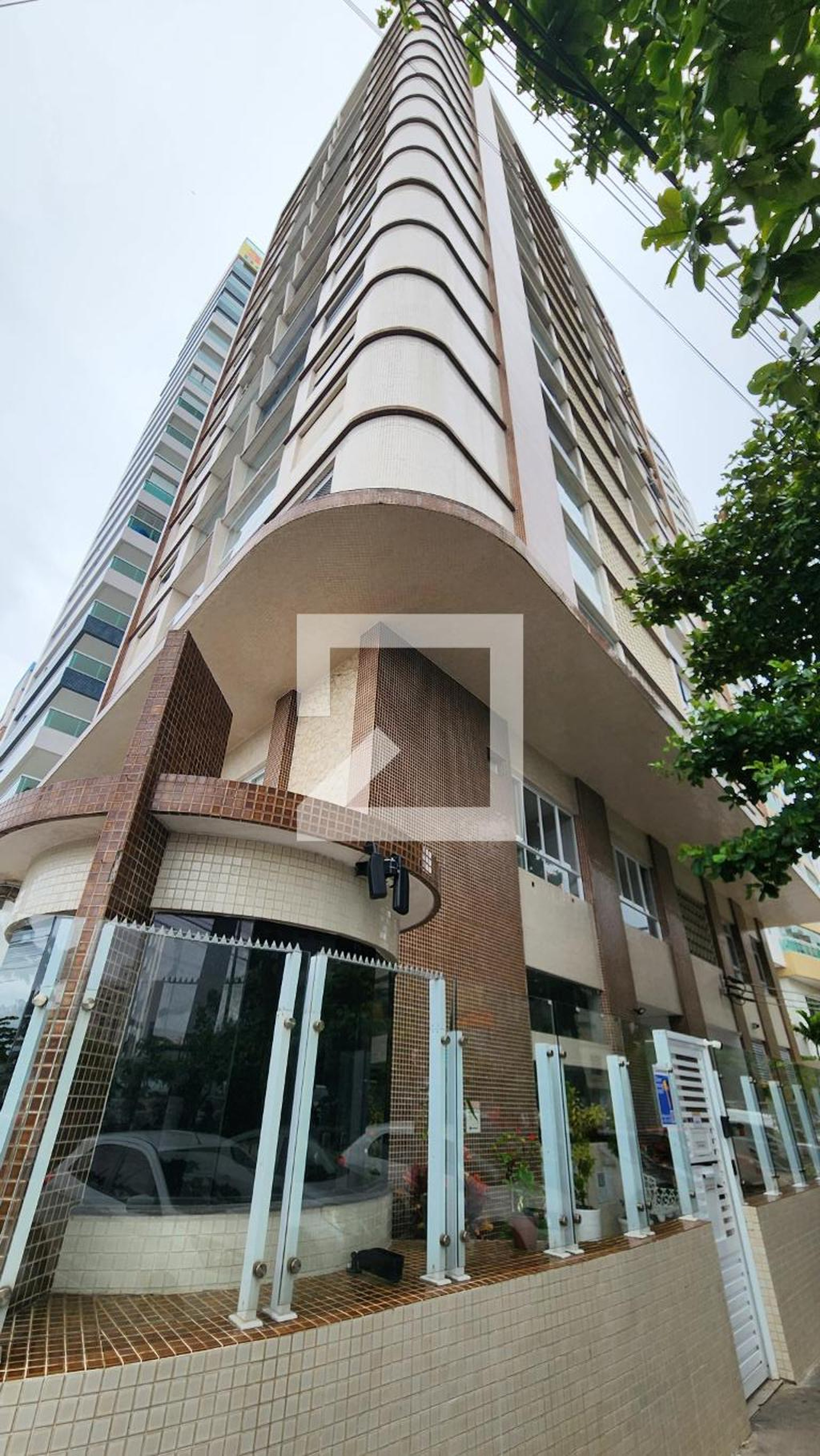 Fachada do Prédio Condomínio em Rua Newton Prado, 3