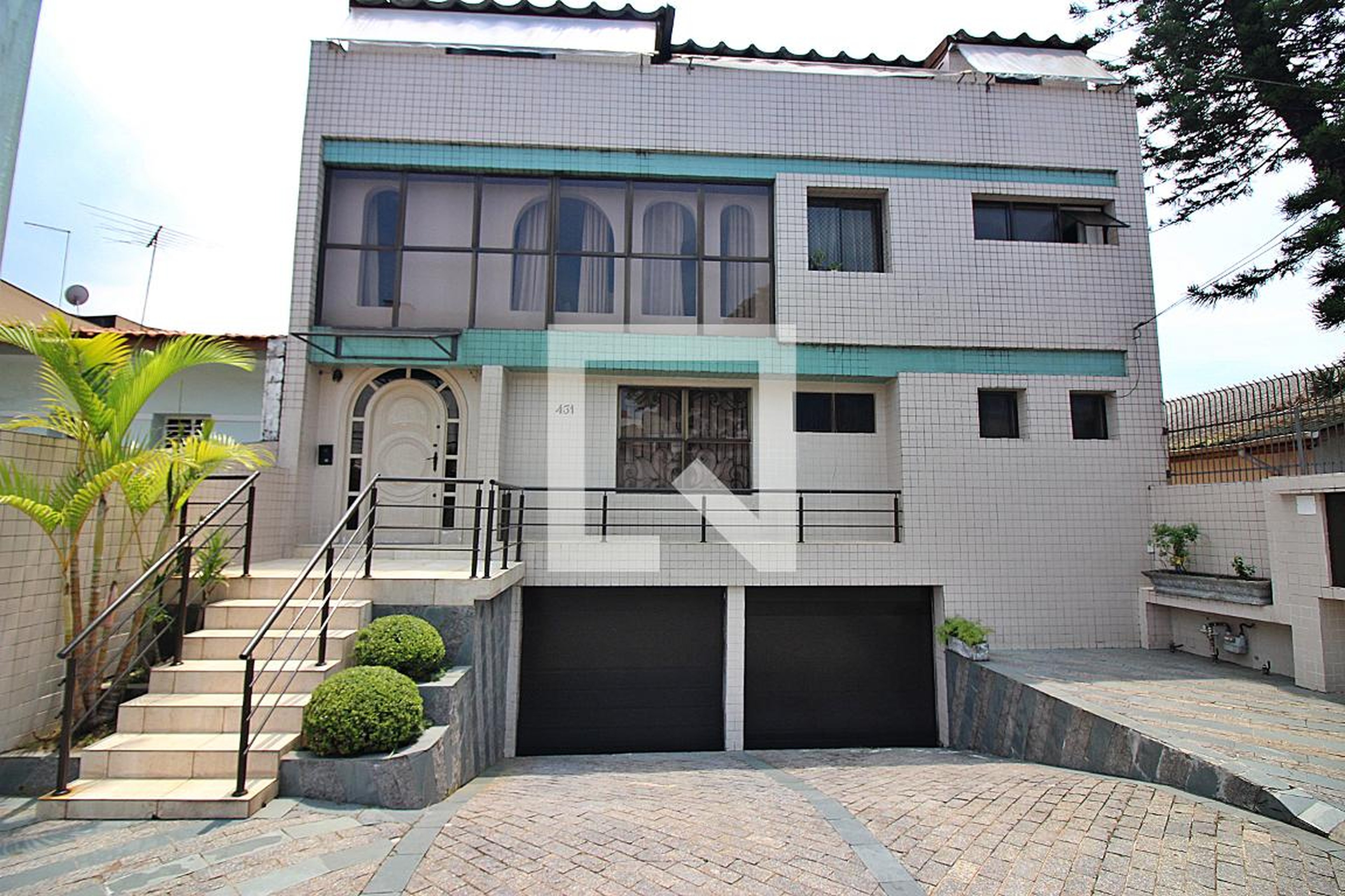 Fachada do Prédio Condomínio em Alameda Princeza Isabel