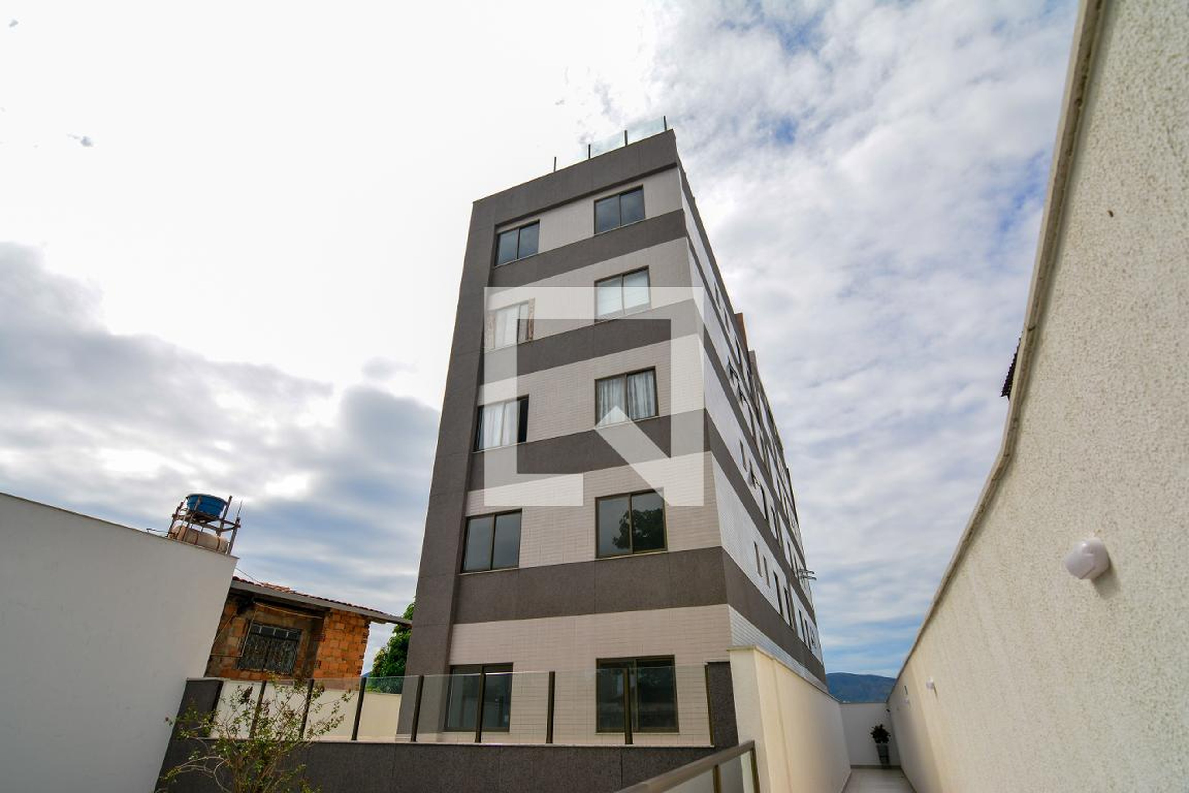 Fachada Condomínio em Rua São Paulo da Cruz, 347