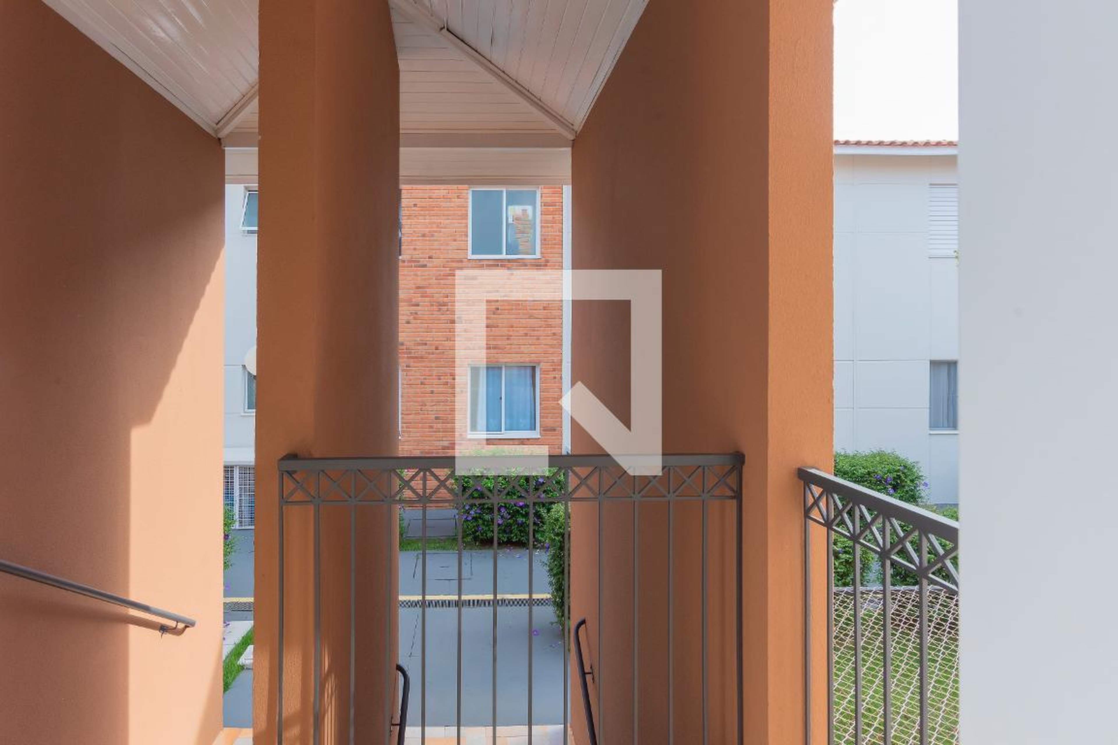 Fachada Condomínio em Rodovia Visconde de Porto Seguro, 100