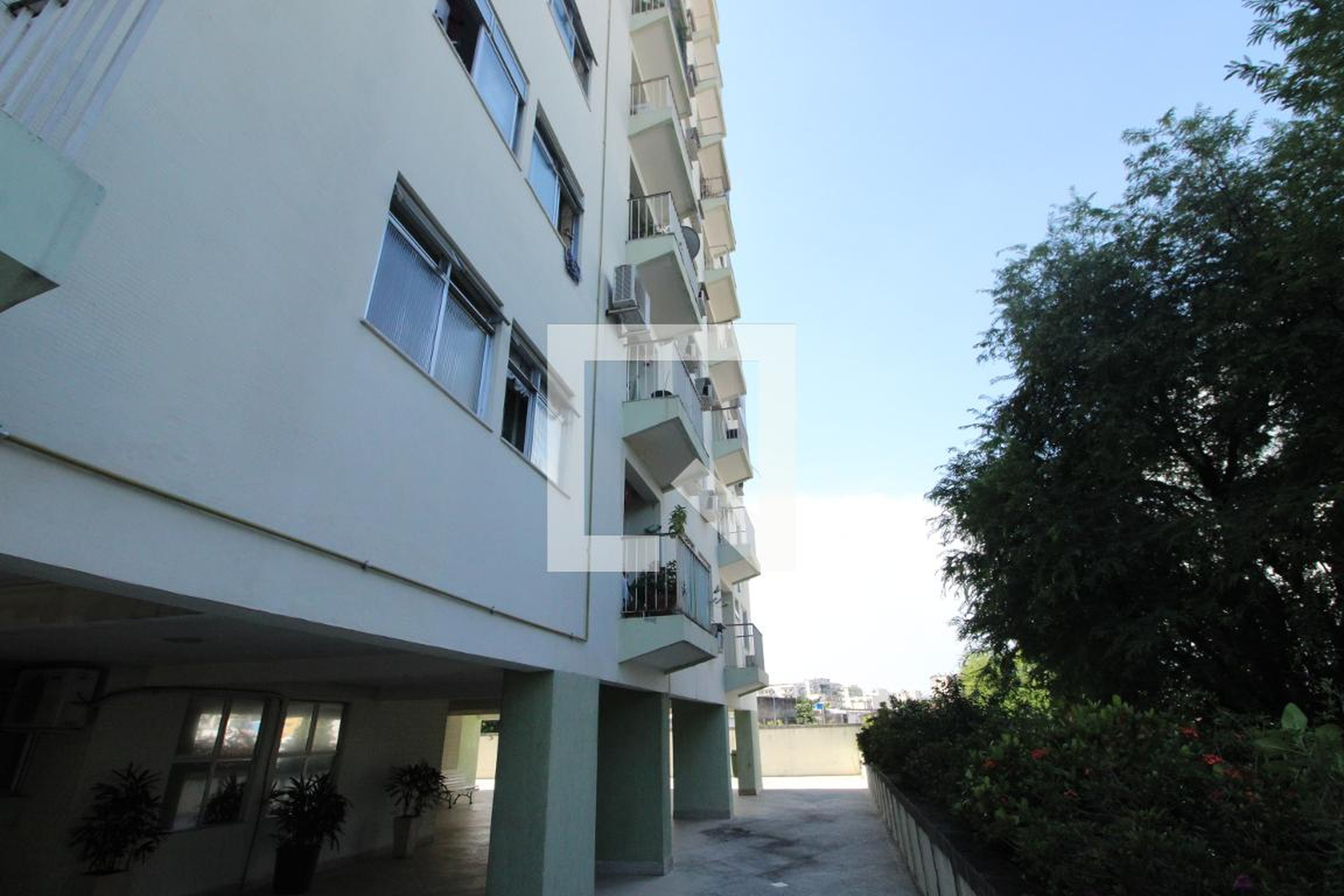 Fachada do Prédio Condomínio em Rua Bueno de Paiva, 200