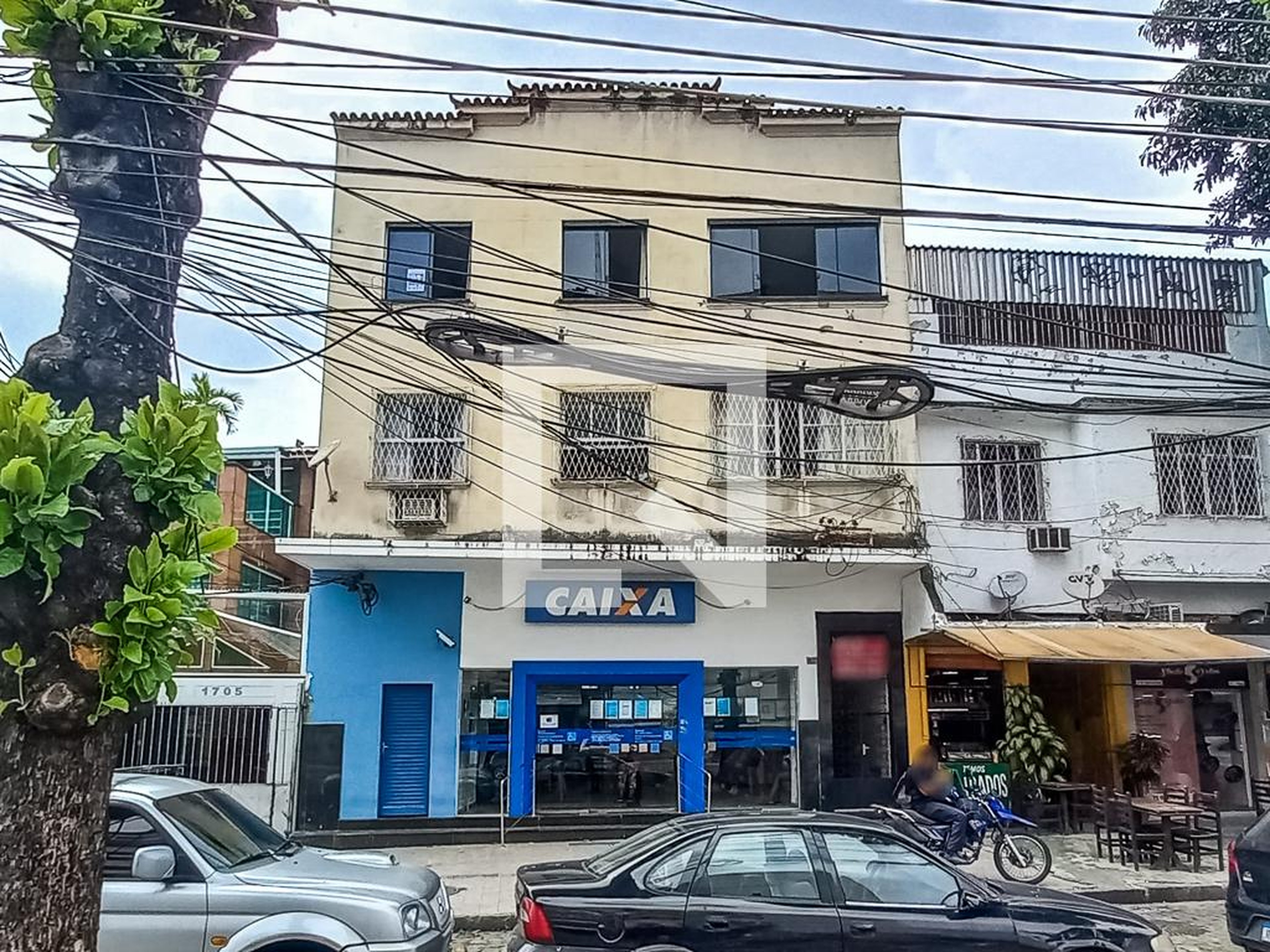 Fachada do Prédio Condomínio em Avenida Lobo Júnior, 1715