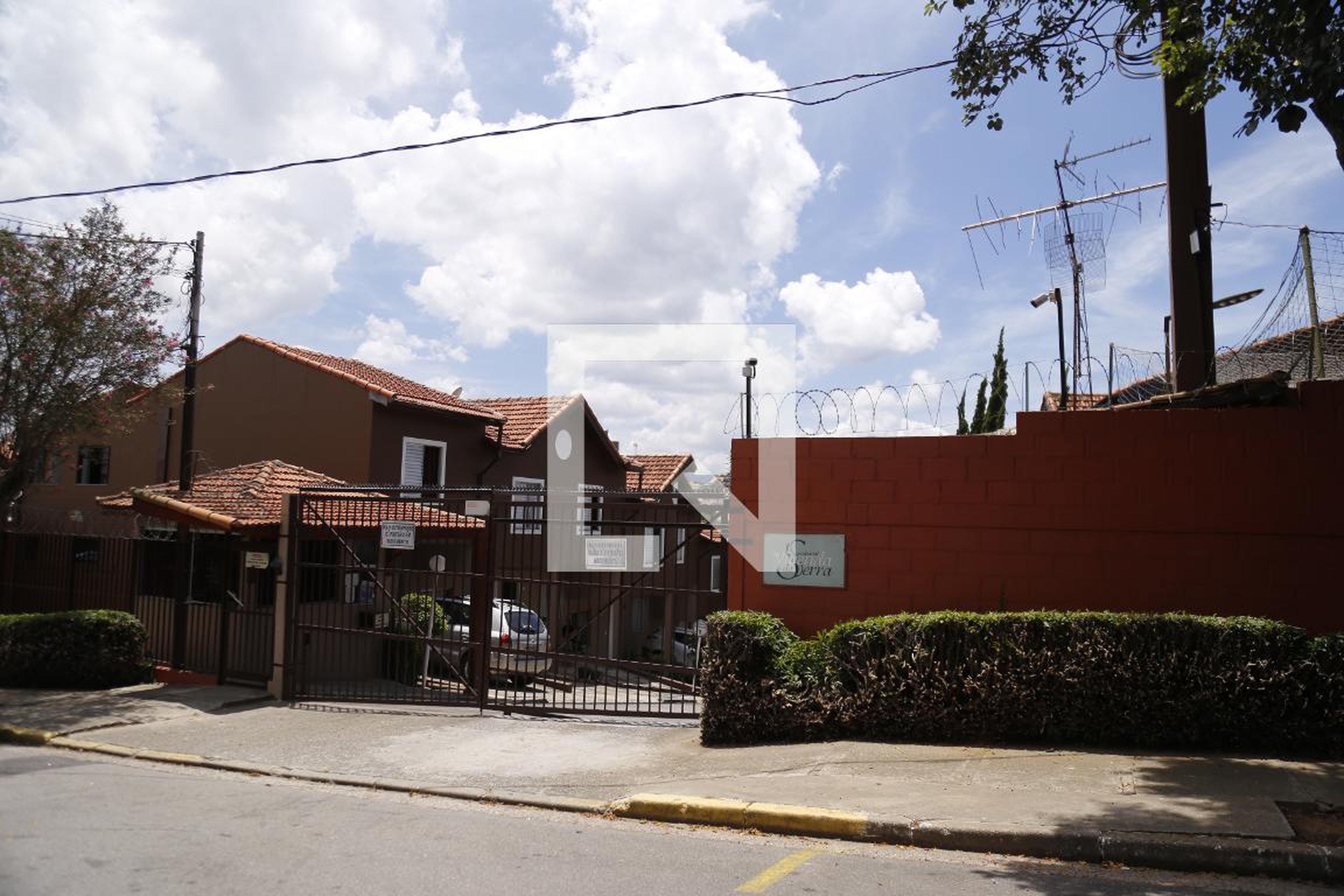 Fachada Condomínio em Rua Turvânia, 18