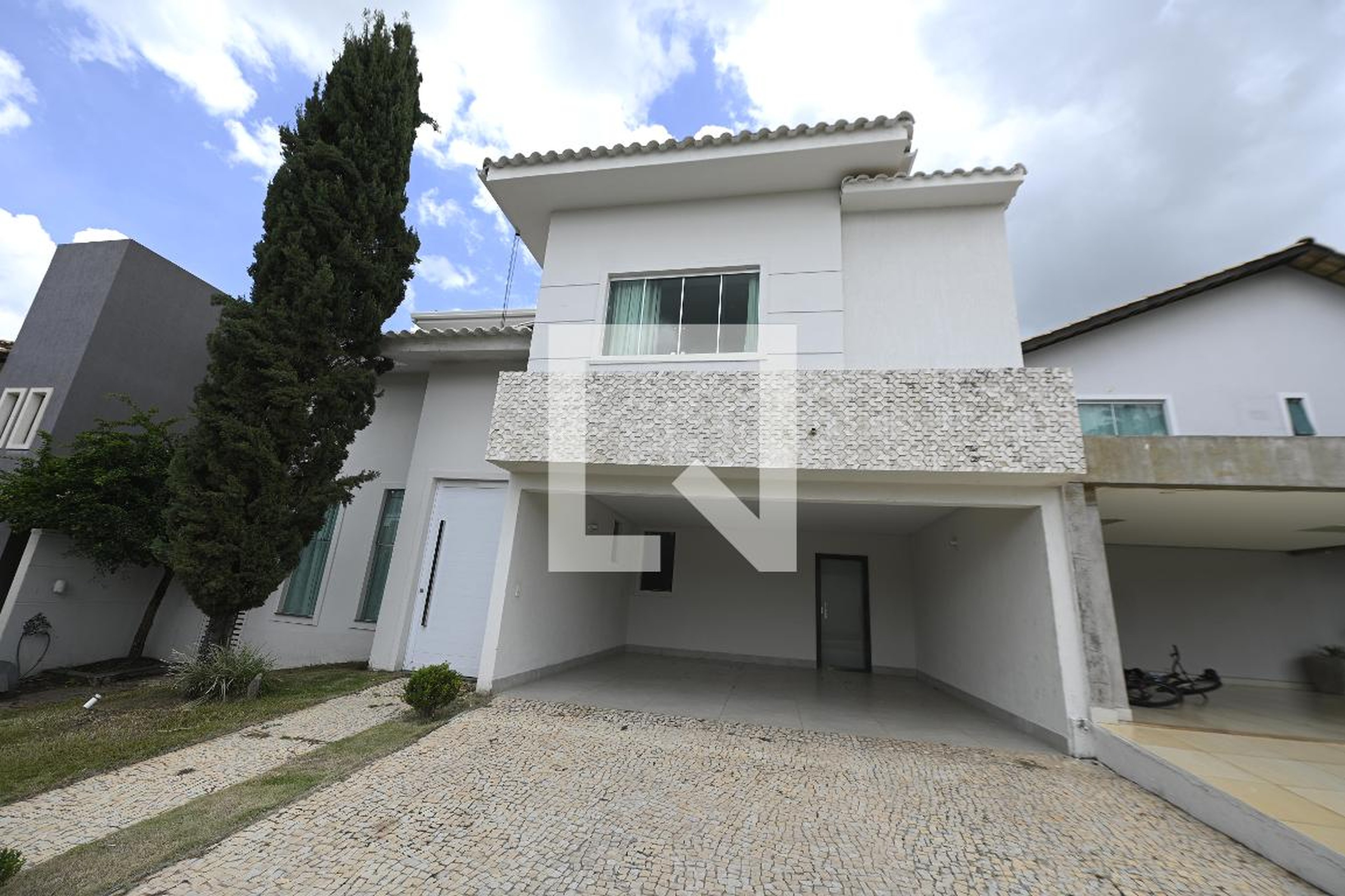 Fachada Condomínio em Rua Sb Um, 10