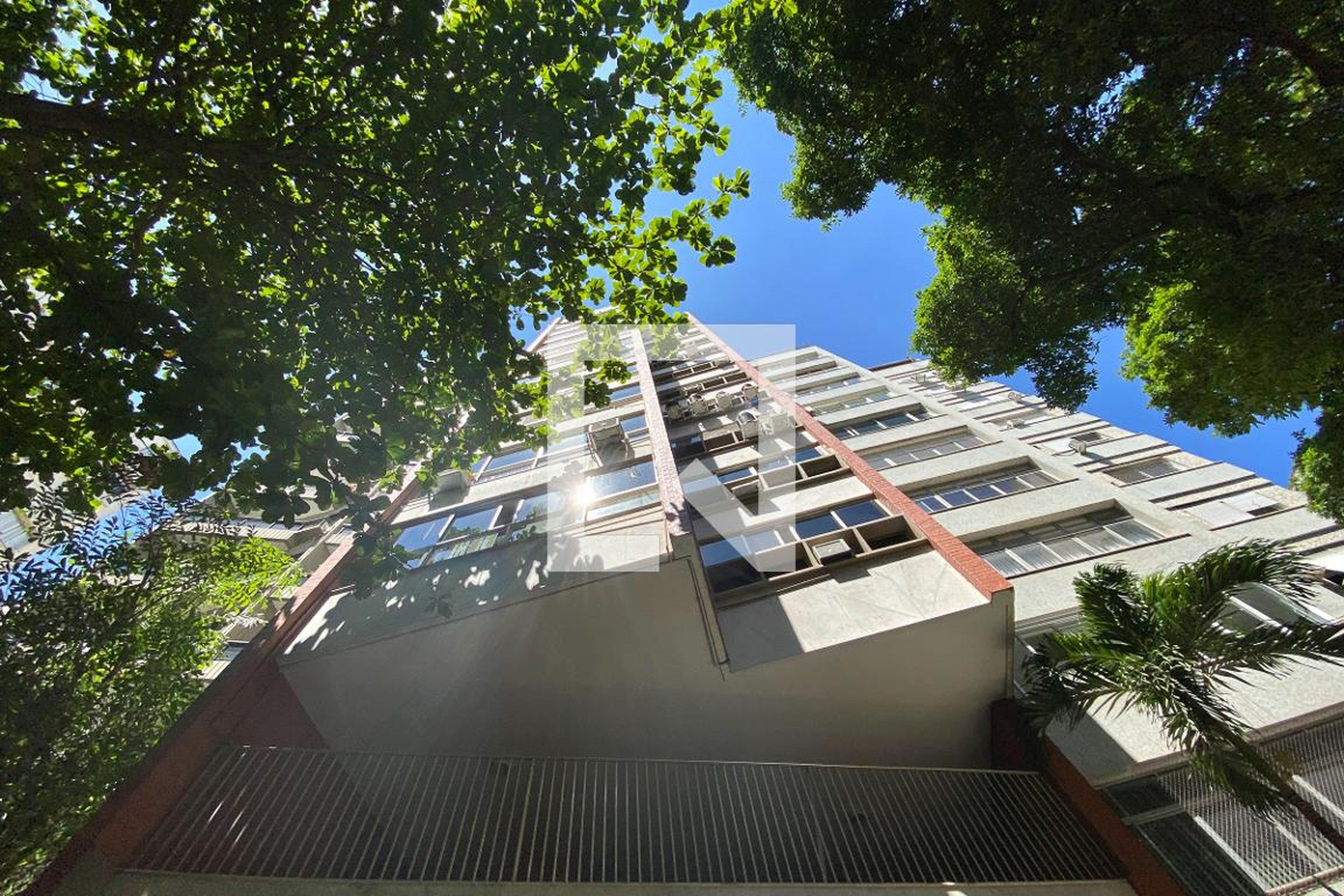 Fachada Condomínio em Rua Bulhões Carvalho, 347