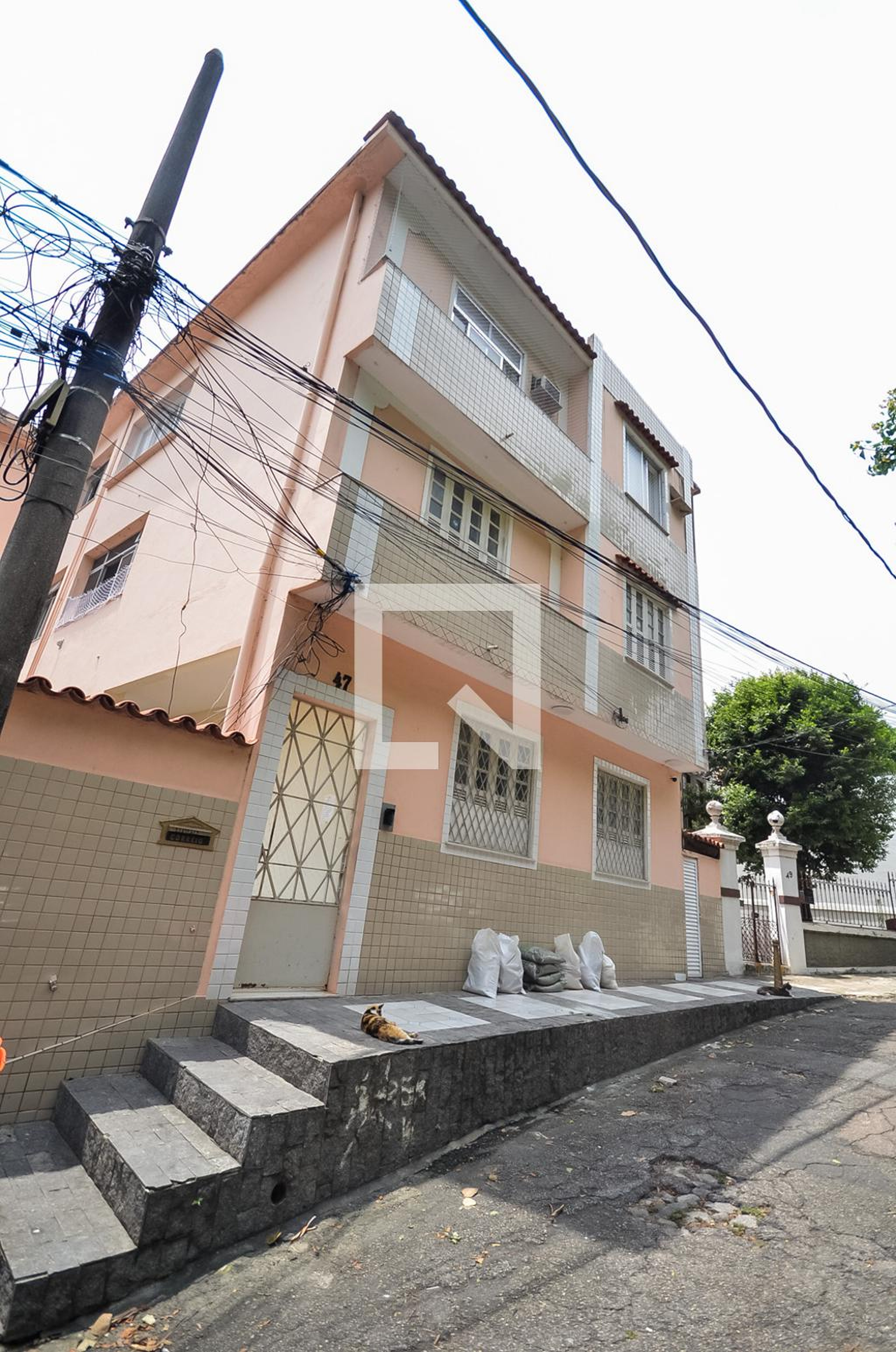 Fachada Condomínio em Rua Mineira, 47