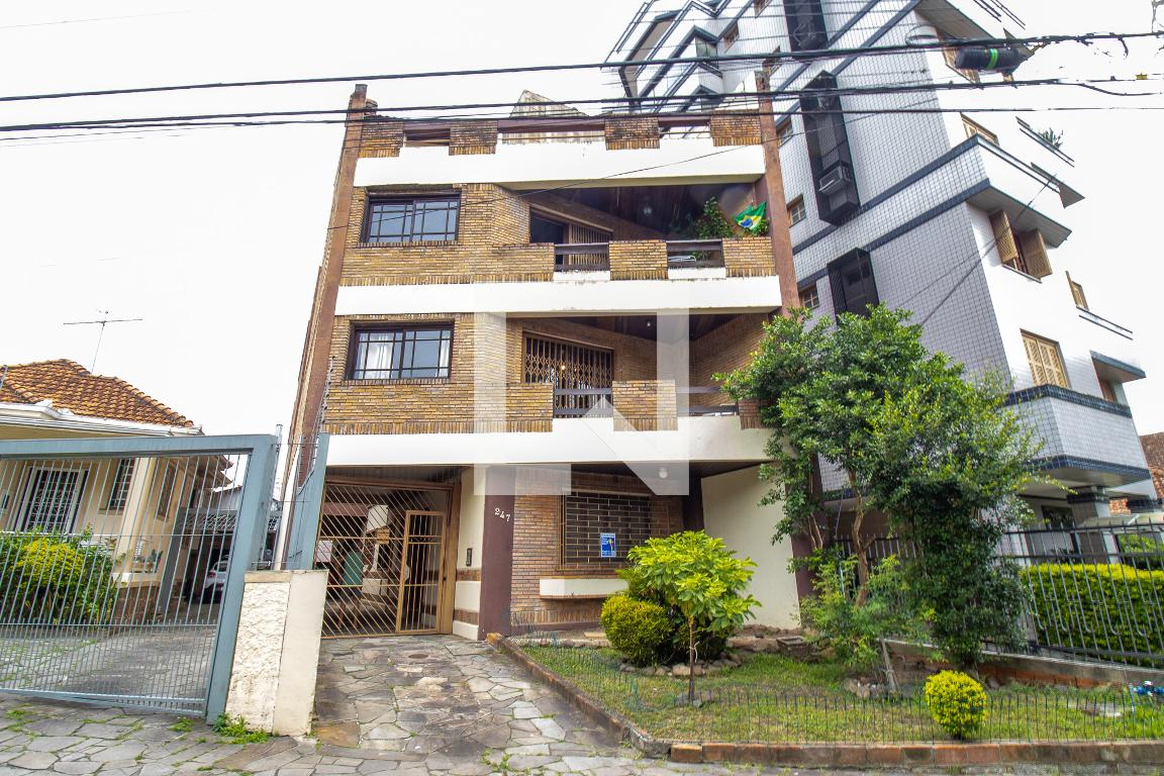 Fachada Condomínio em Rua Zamenhoff, 247