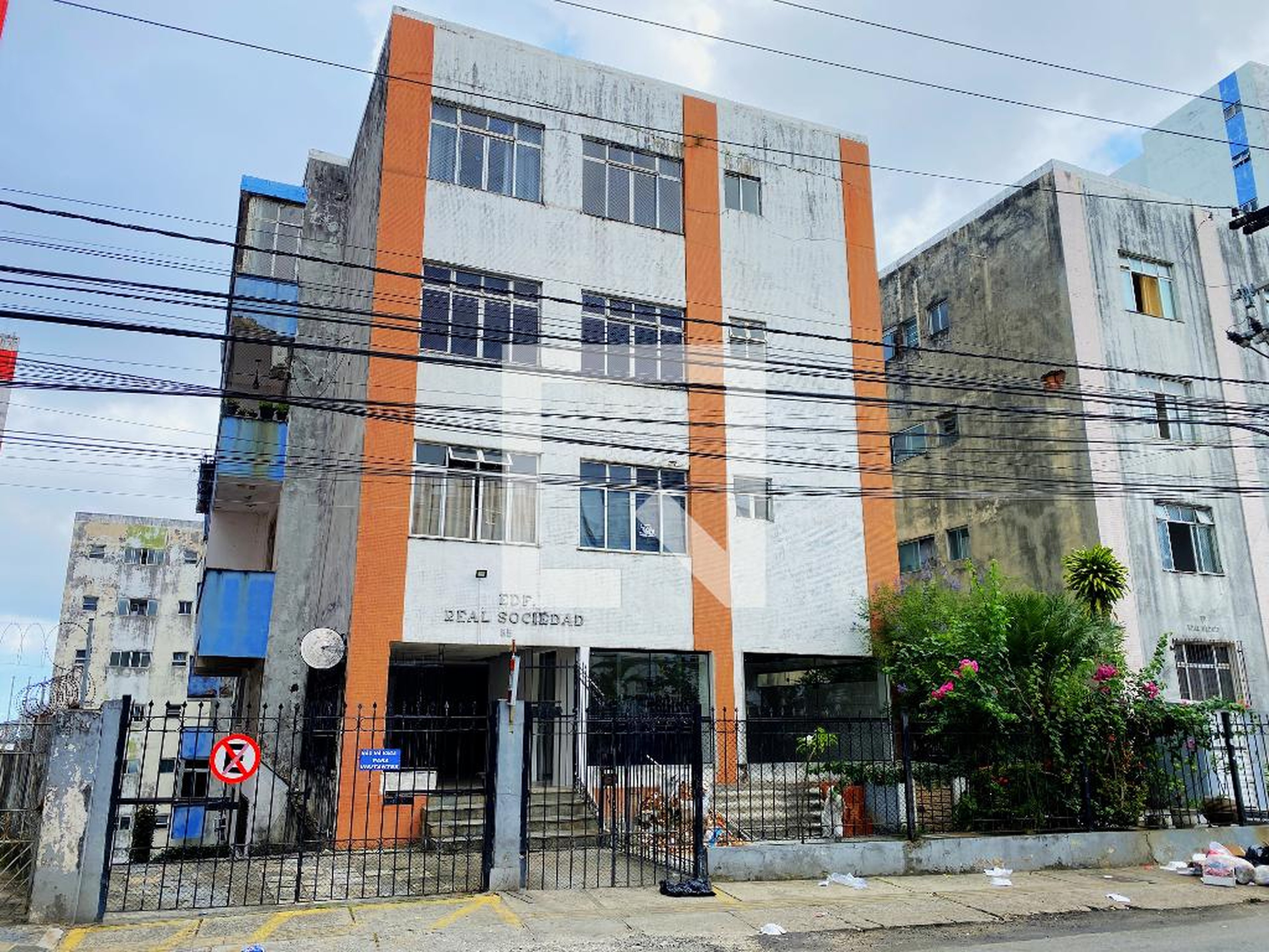 Fachada Condomínio Real sociedade