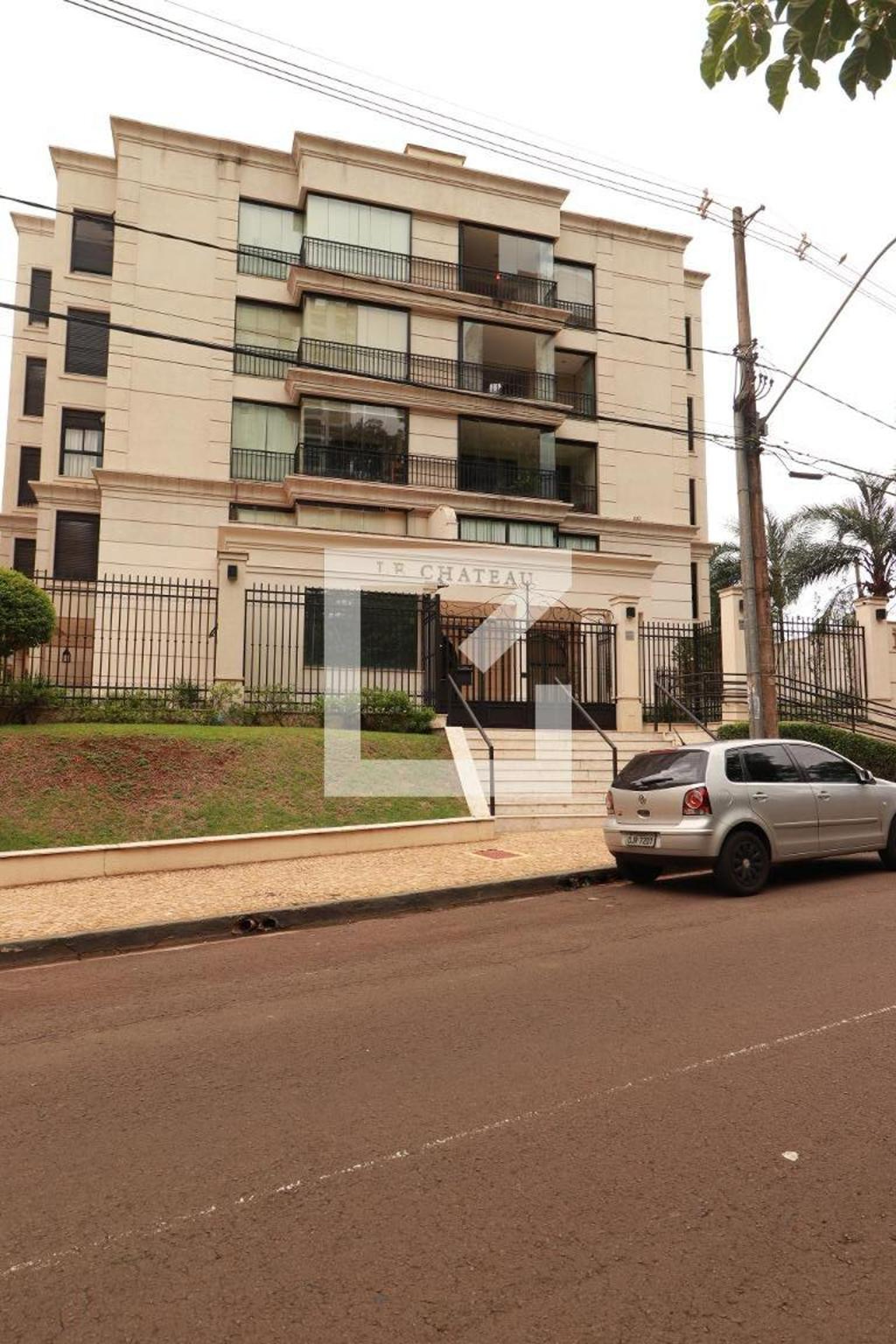 Fachada Condomínio LE Chateau