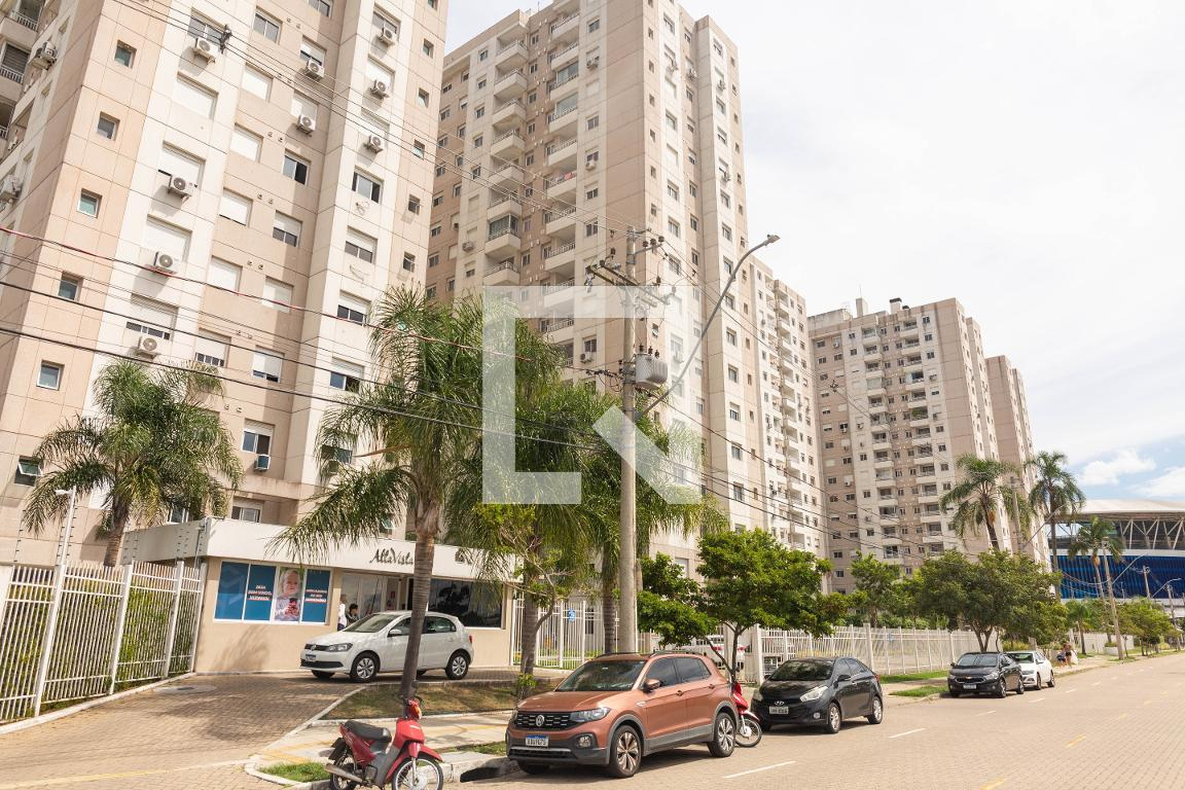Fachada do Prédio Condomínio em Rua Airton Ferreira da Silva, 305