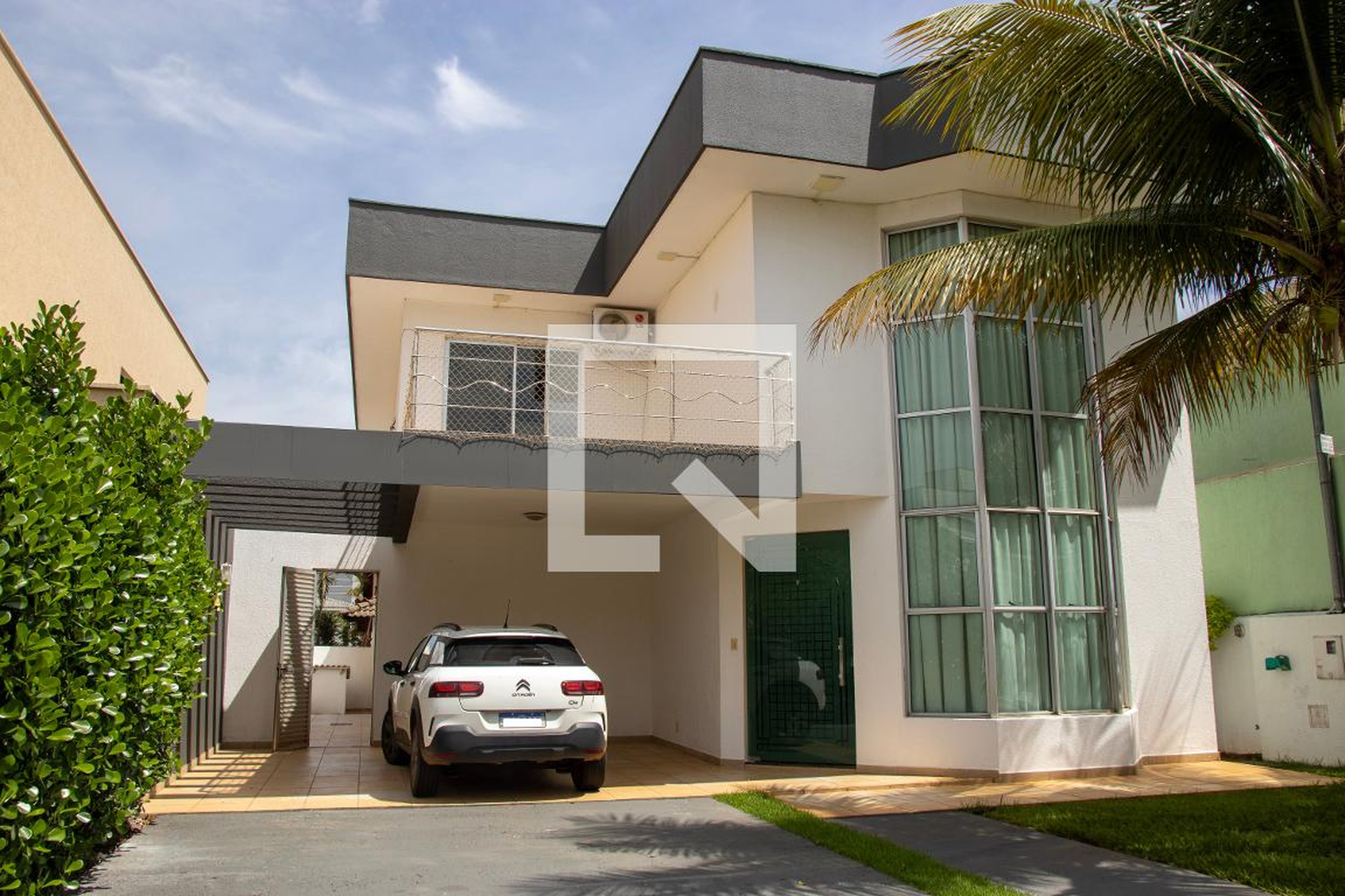 Fachada Condomínio em Rua Madrid, 35