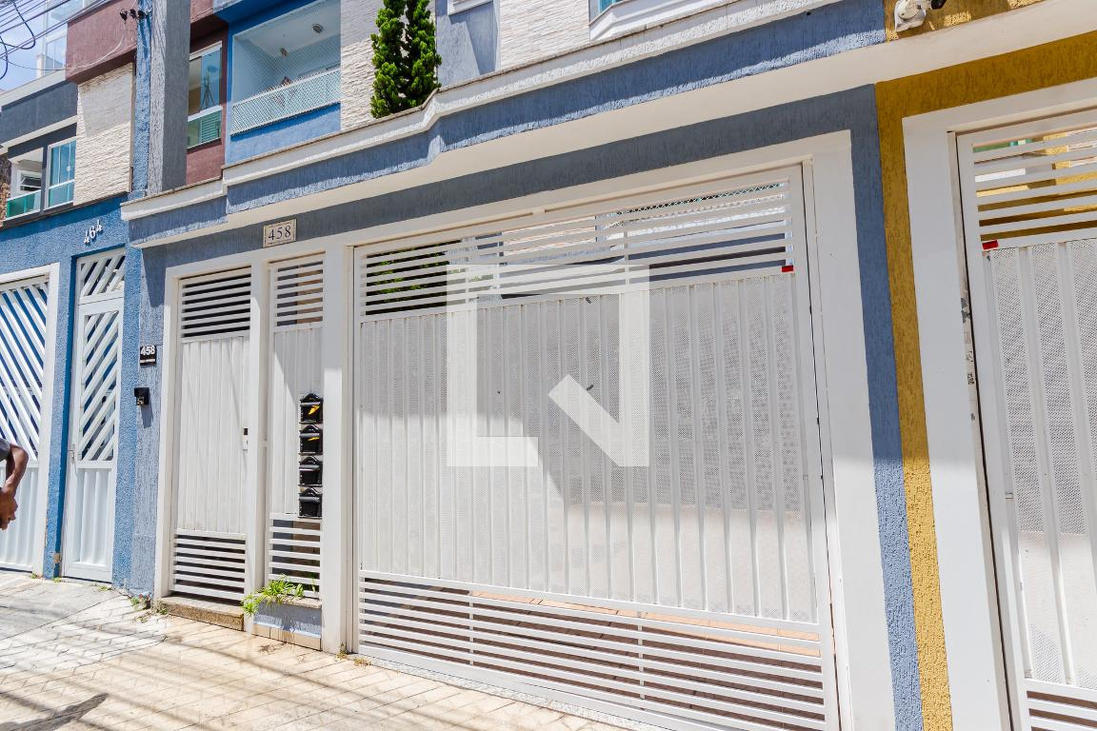 Fachada Condomínio em Rua Espanha, 458