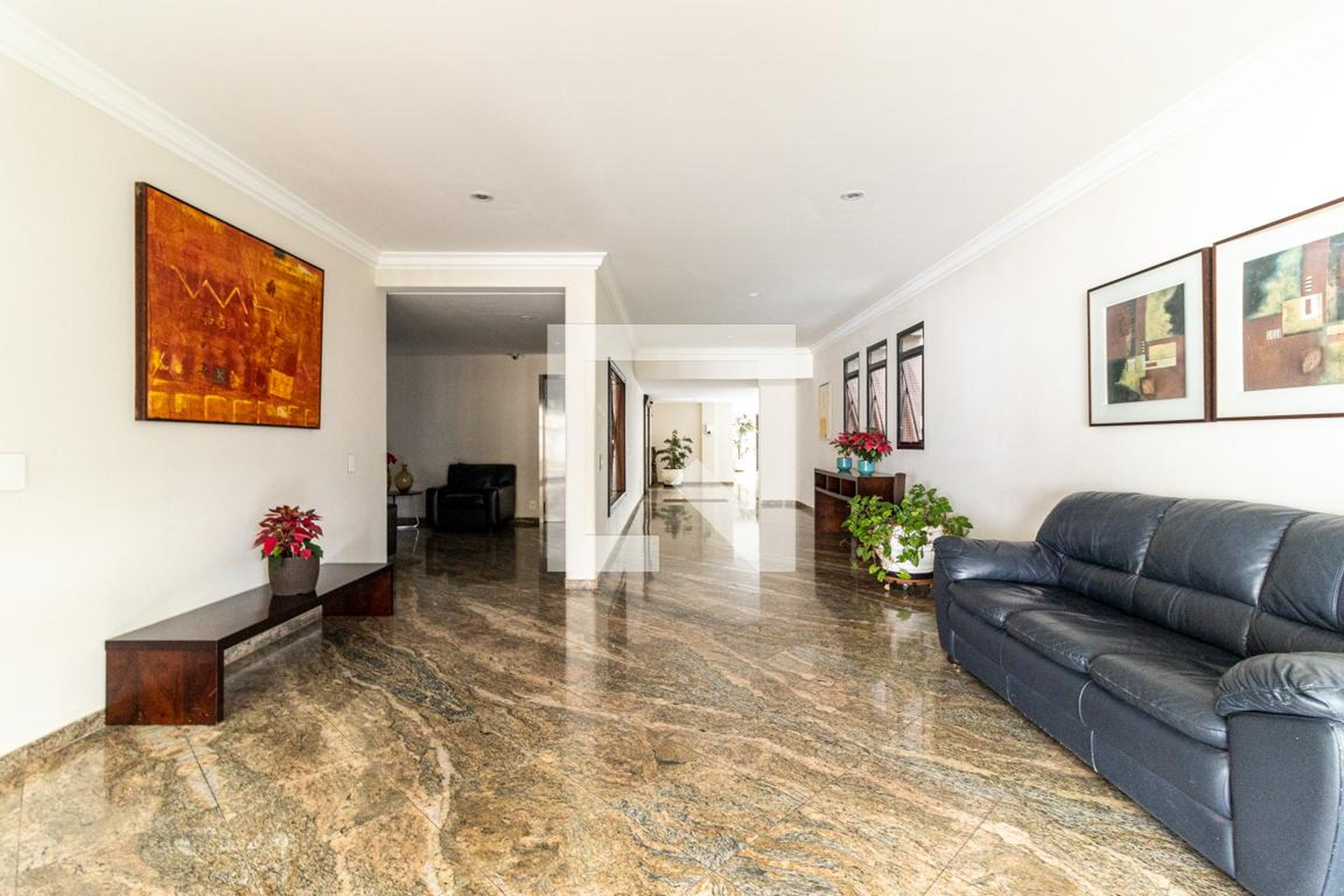 Hall Social - Golden Tower