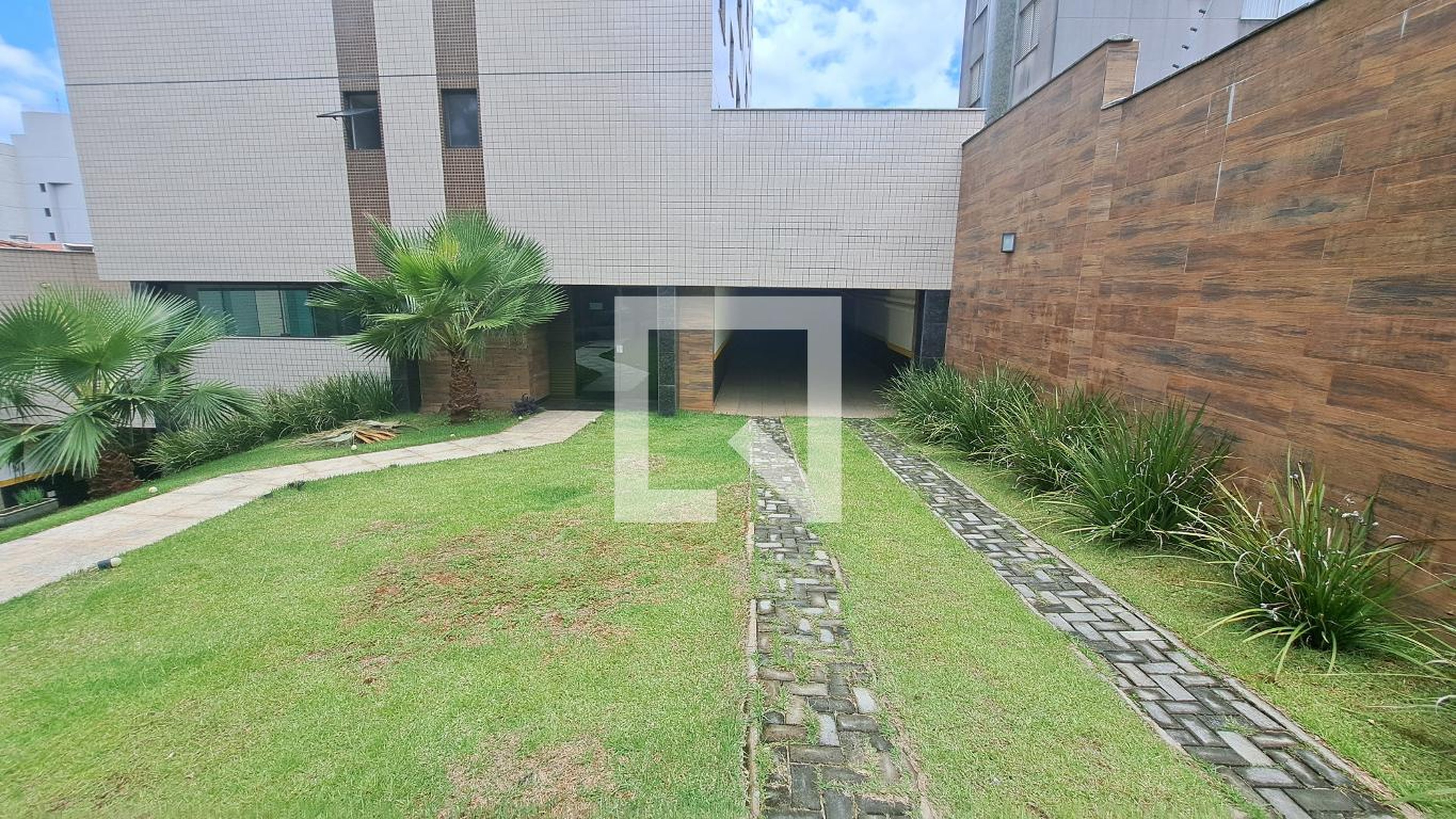 Fachada Condomínio em Rua Capelinha, 176