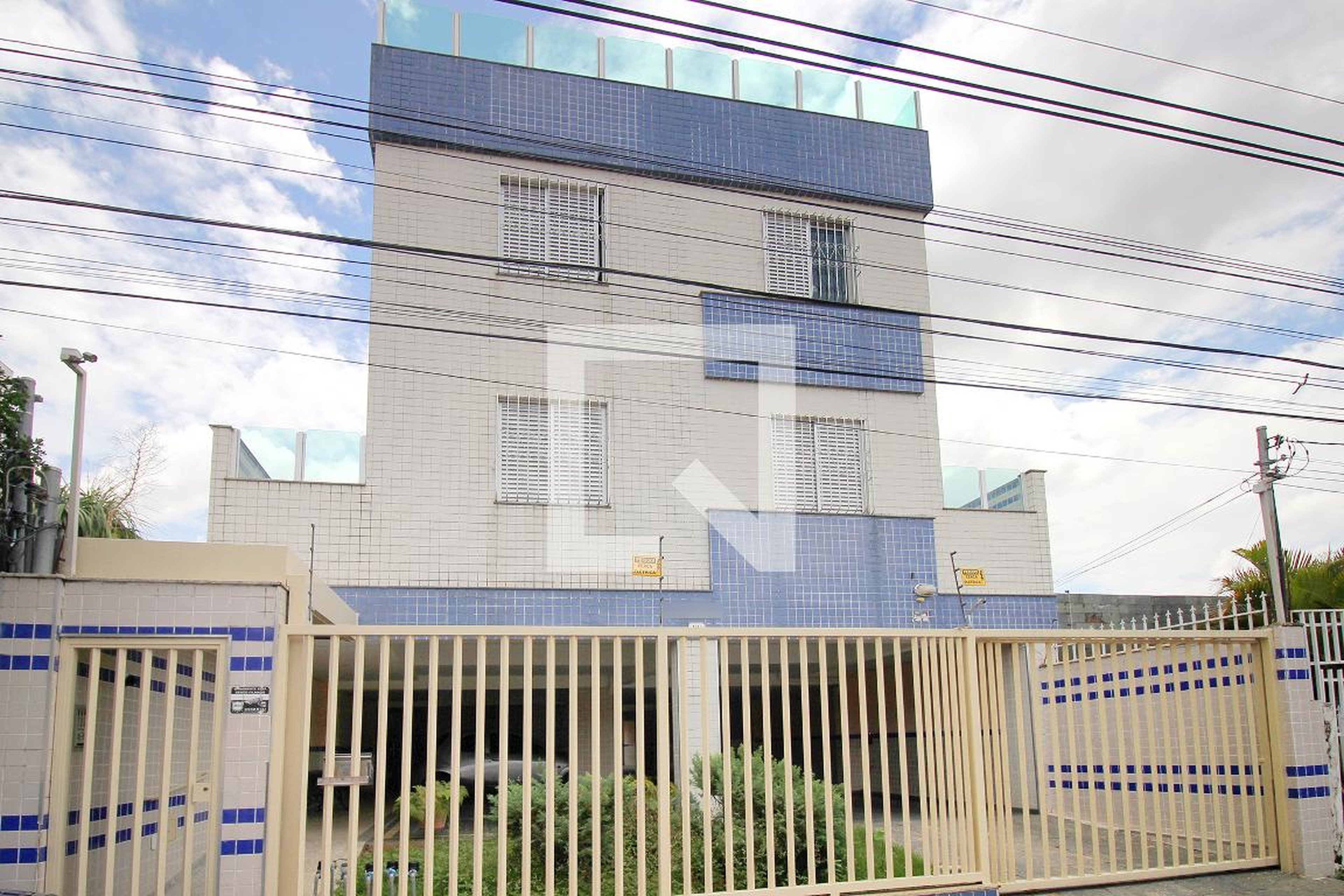 Fachada do Prédio Condomínio em Rua Ibiratí, 386