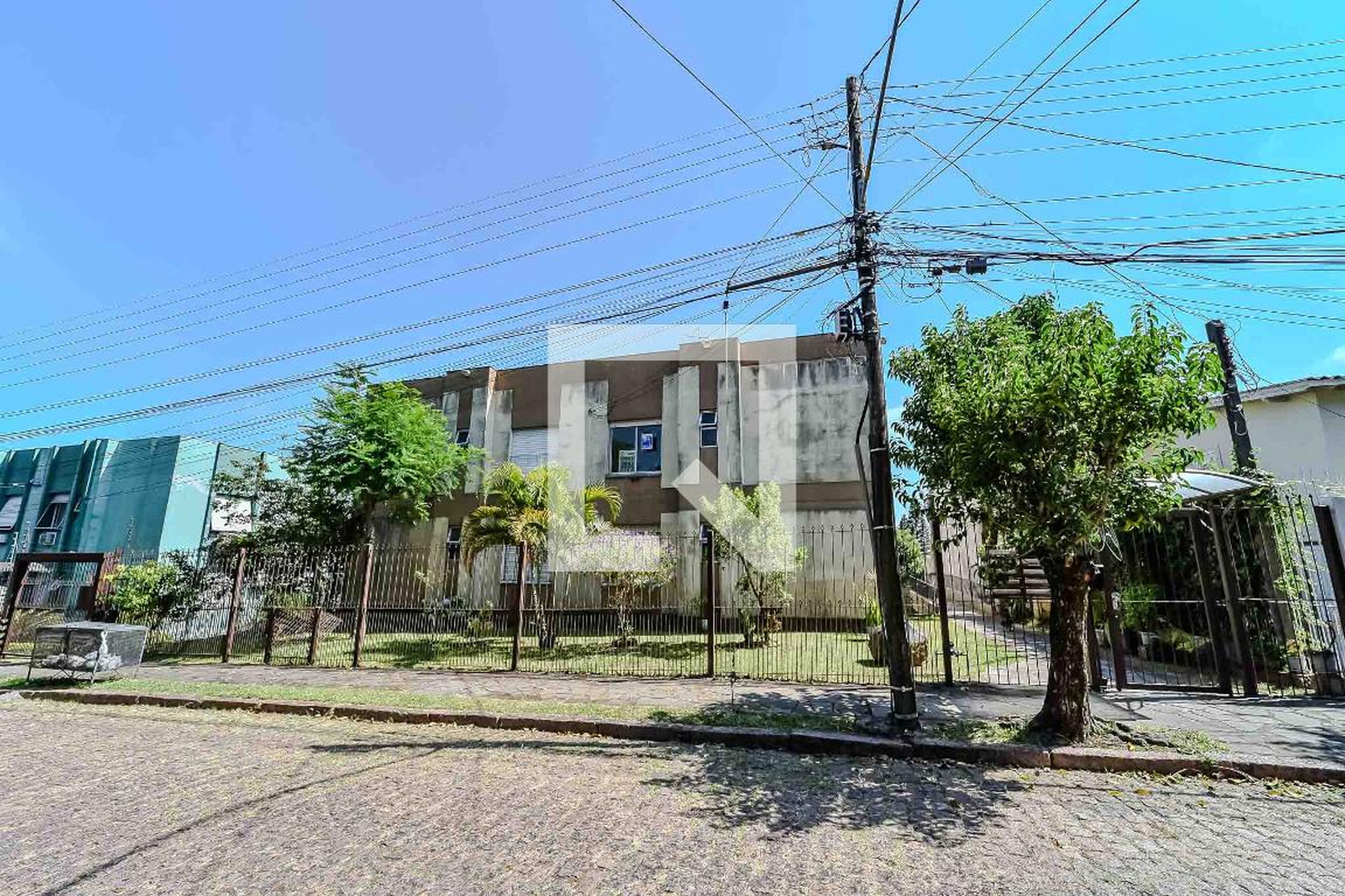 Fachada Condomínio em Rua Ivan Iglésias, 100