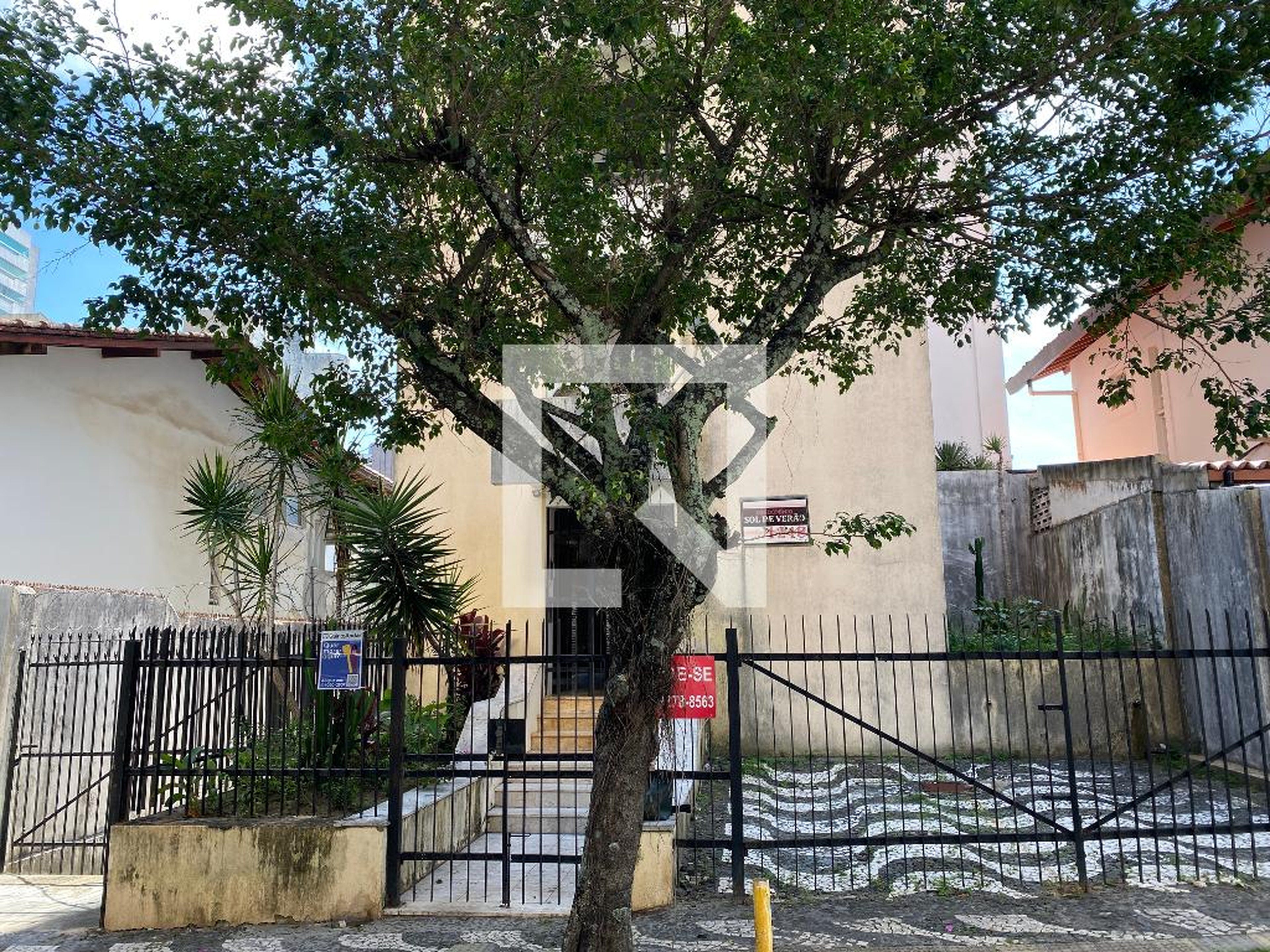 Fachada Condomínio em Rua Plínio Moscoso, 1248