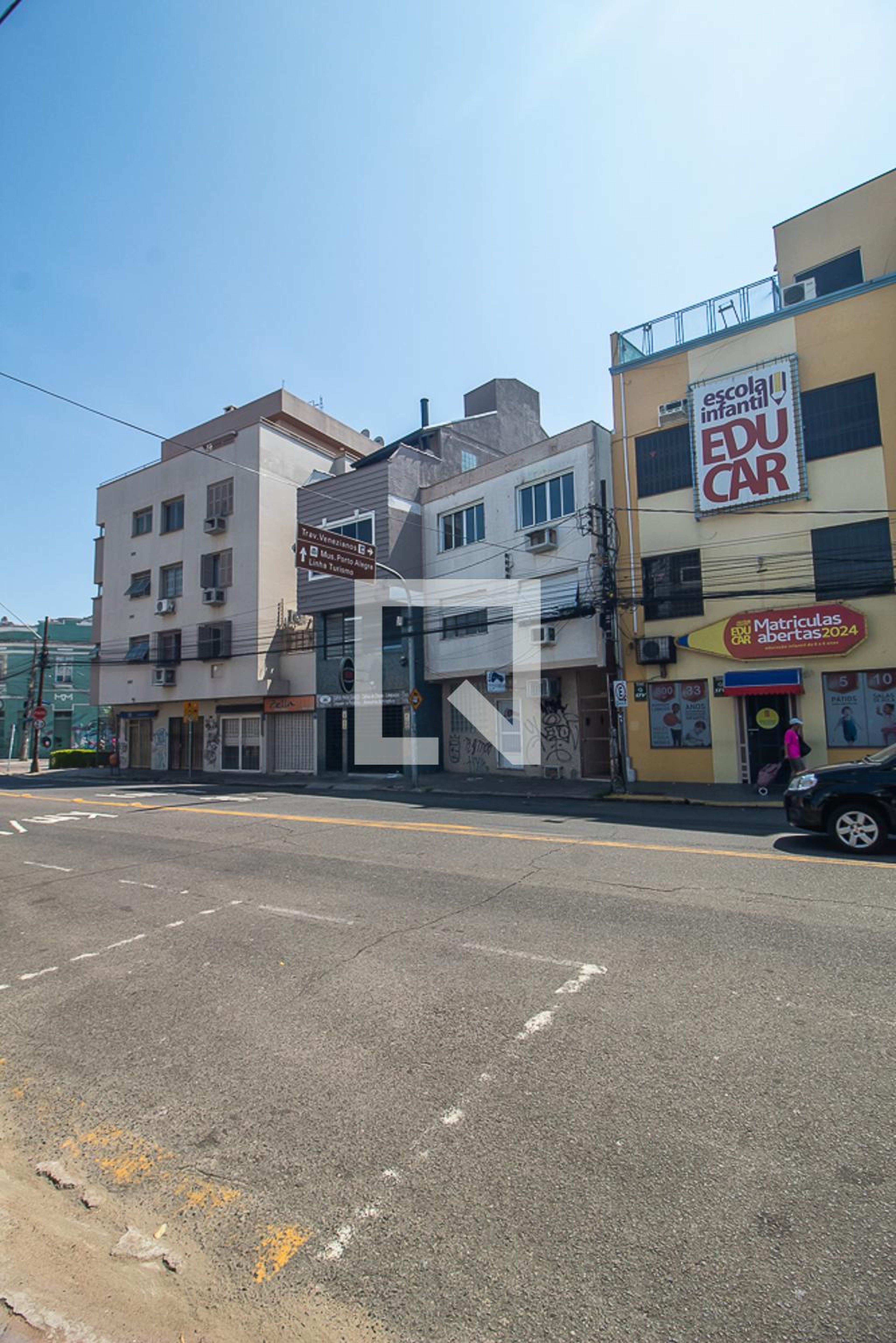 Fachada Condomínio em Rua João Alfredo, 680