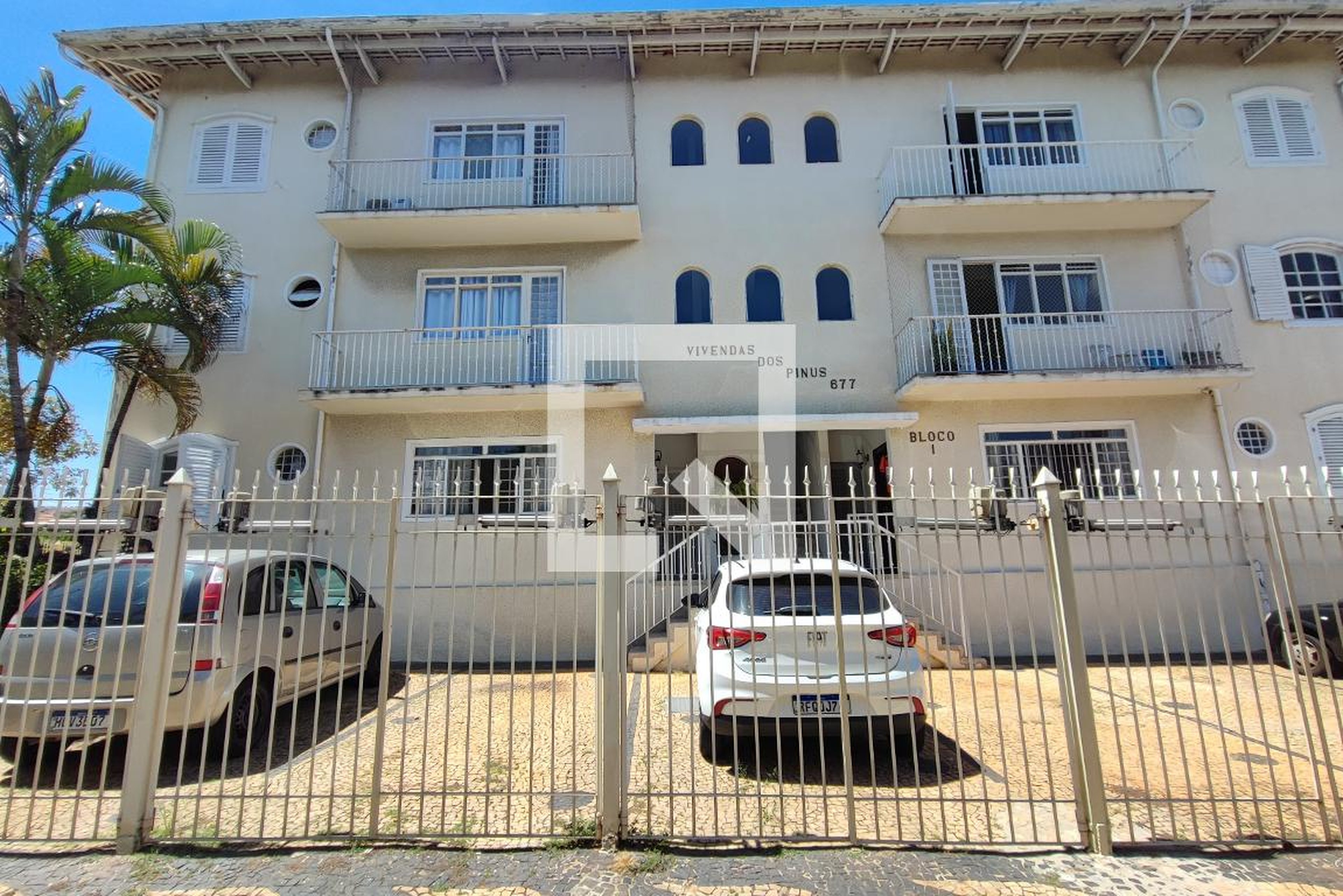 Fachada do Condomínio Condomínio Vivenda dos Pinus