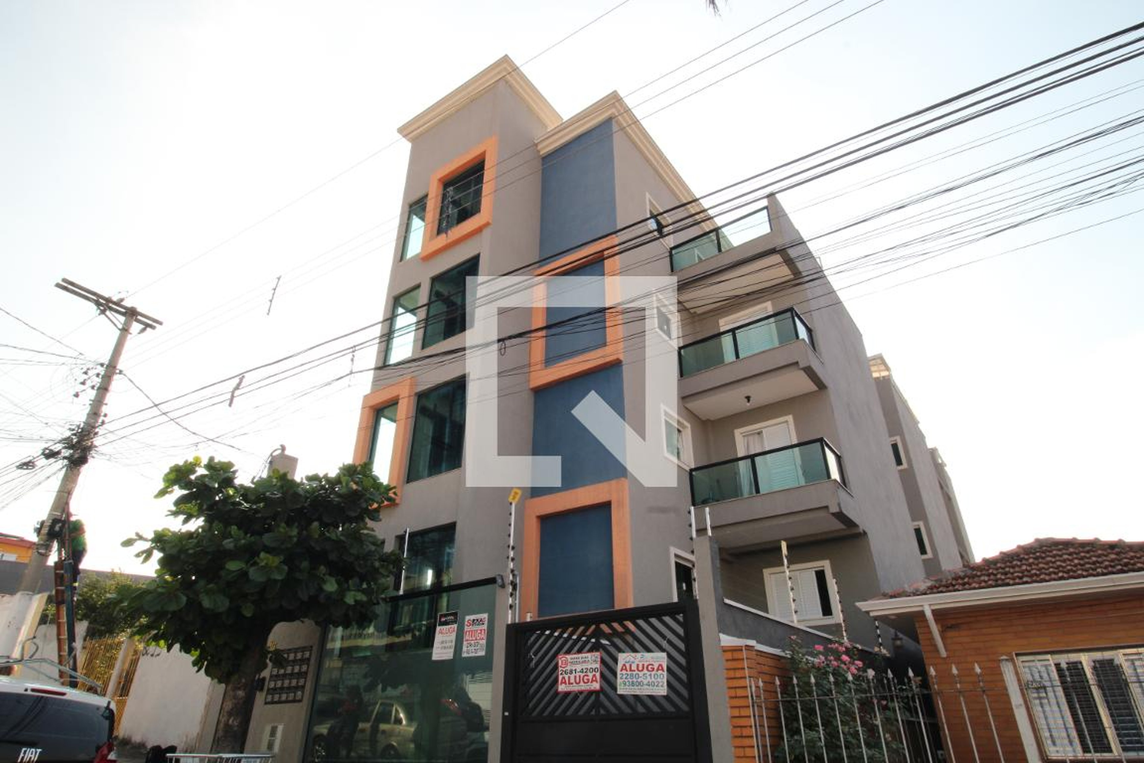 Fachada Condomínio em Rua Professor Vasconcelos Sarmento, 3030