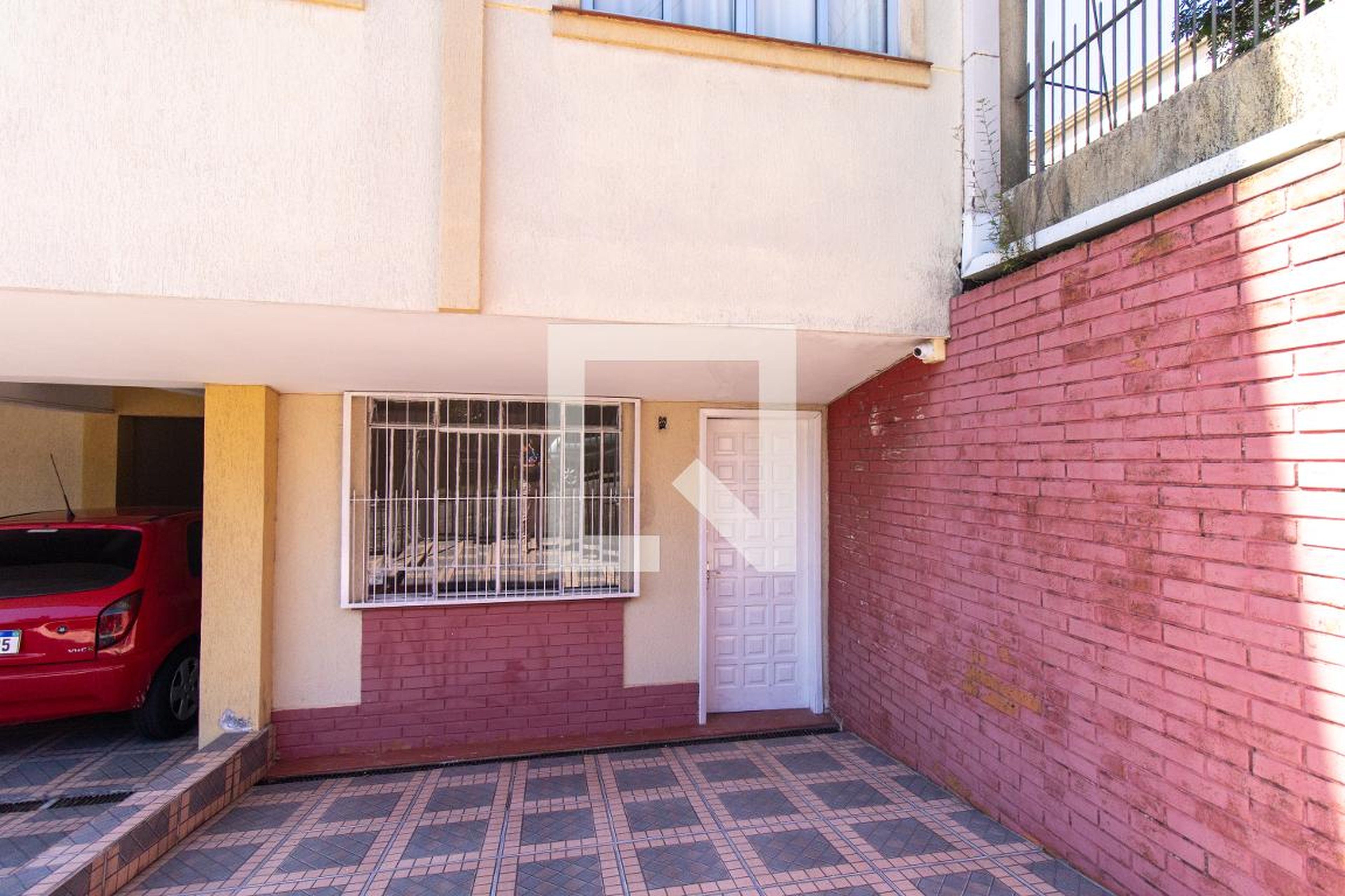 Fachada Condomínio em Rua Nunes Machado, 2420