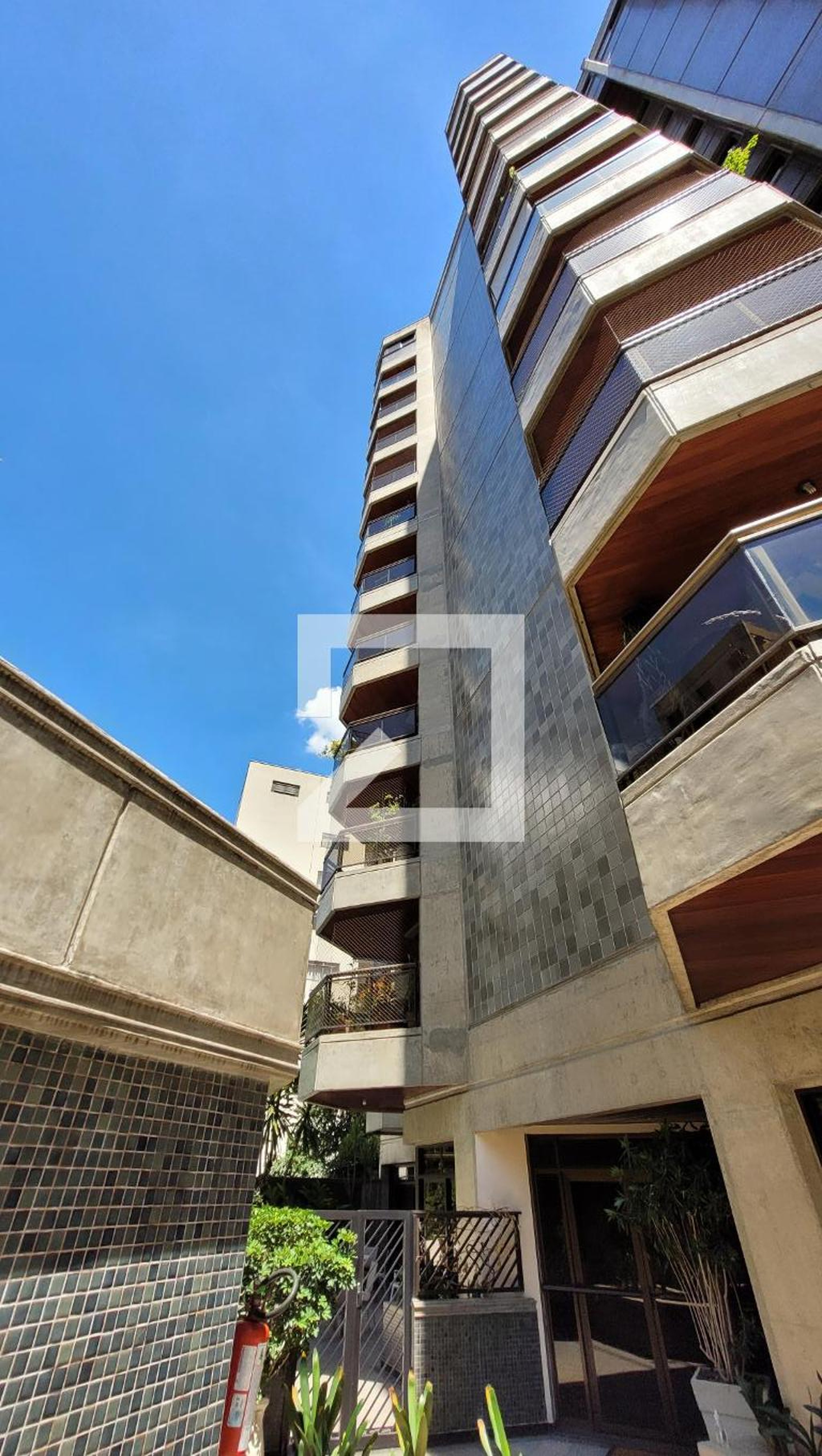 Fachada do Prédio Condomínio Saint Germain