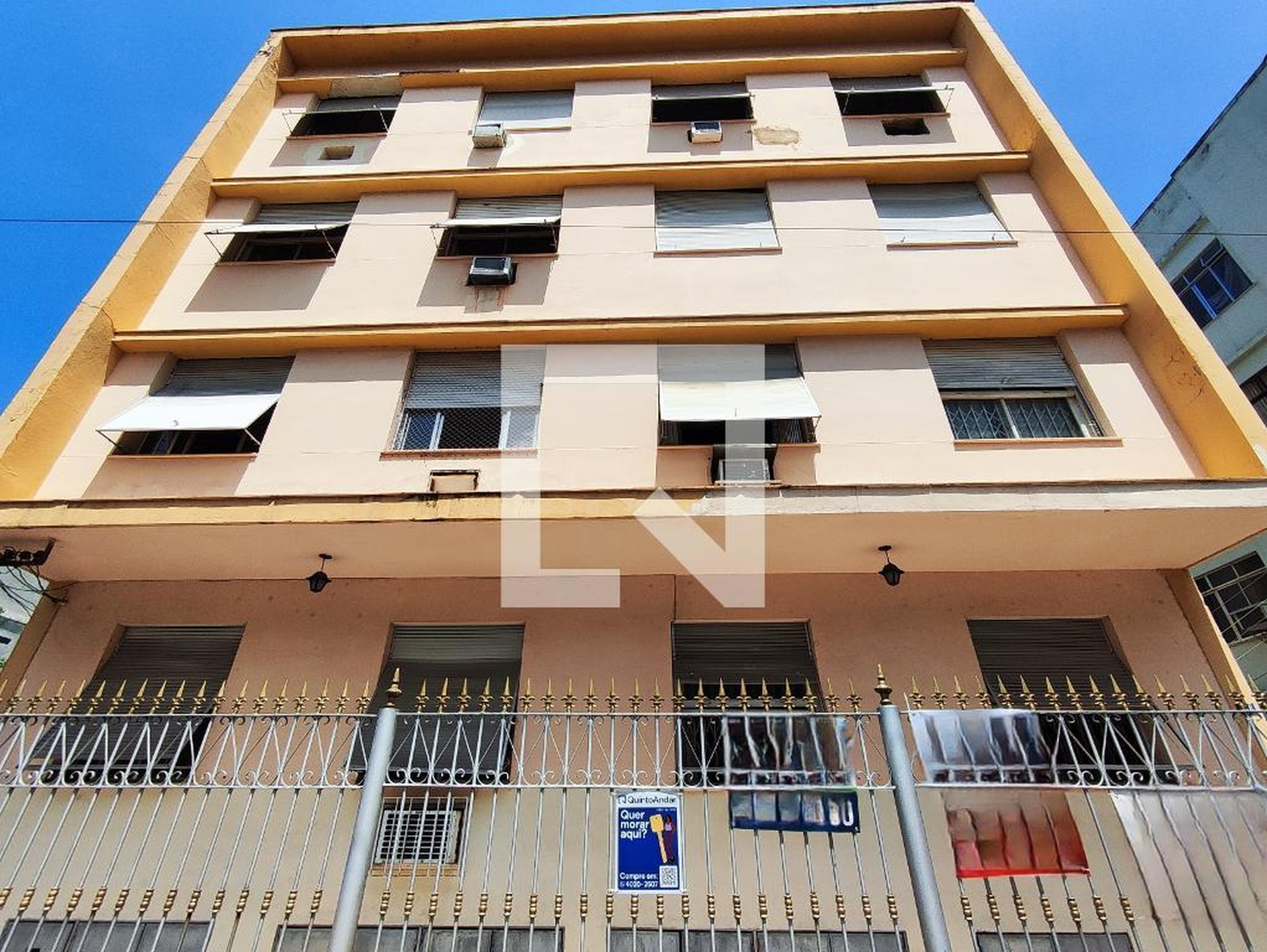 Fachada Condomínio em Rua Getulio, 356