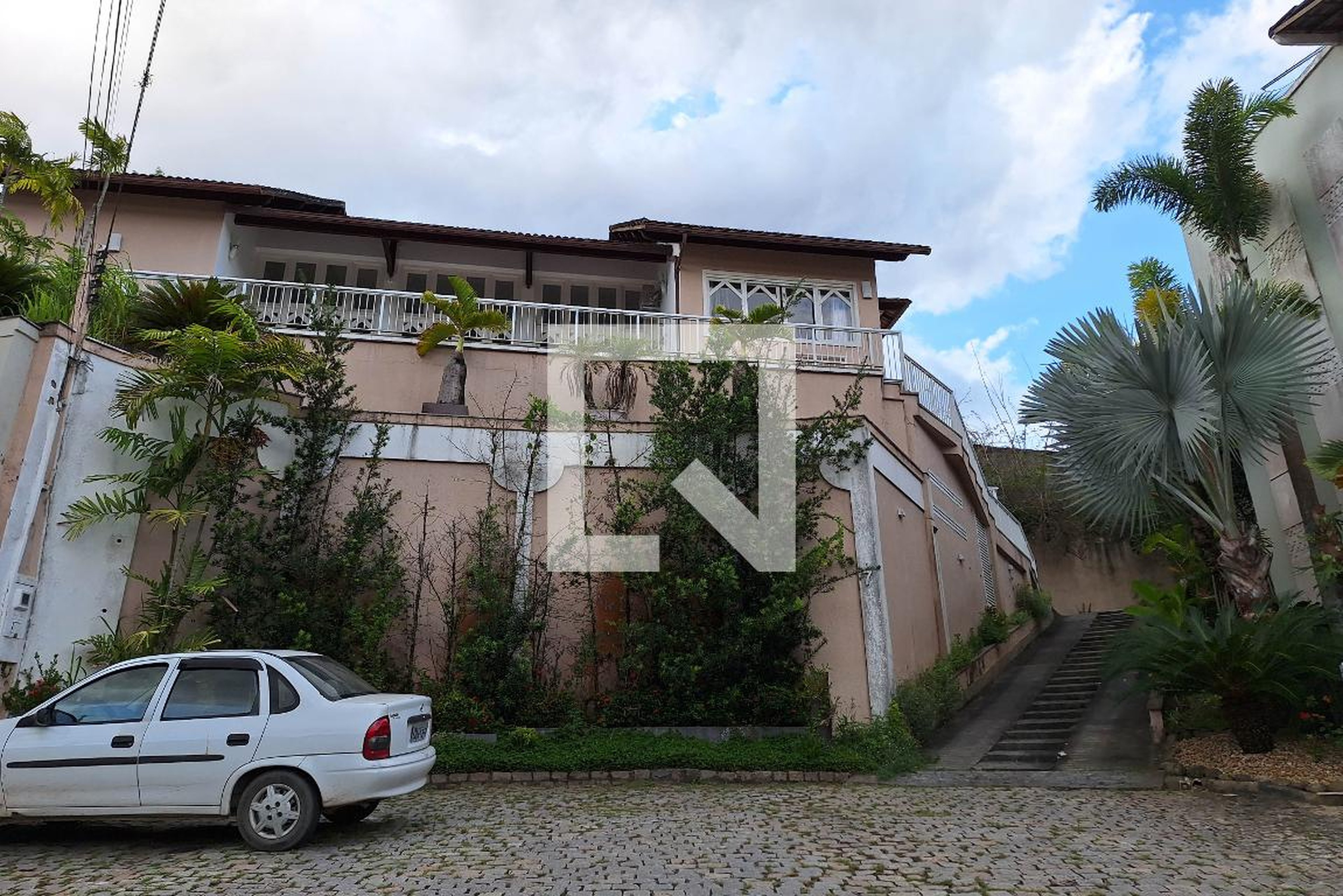 Fachada Condomínio em Estrada Caetano Monteiro, 2123