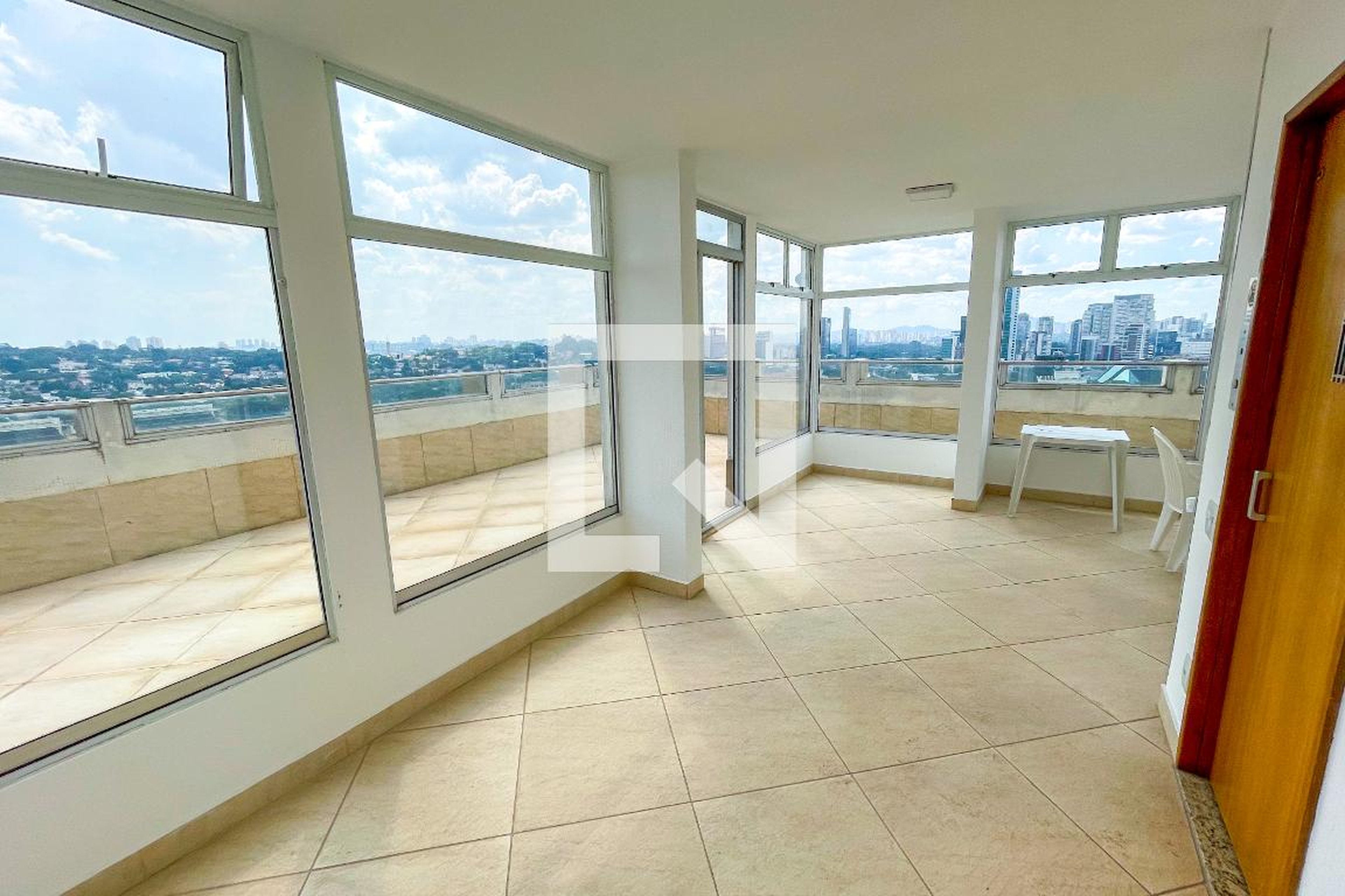 Área comum - Salão de festas - Hungria