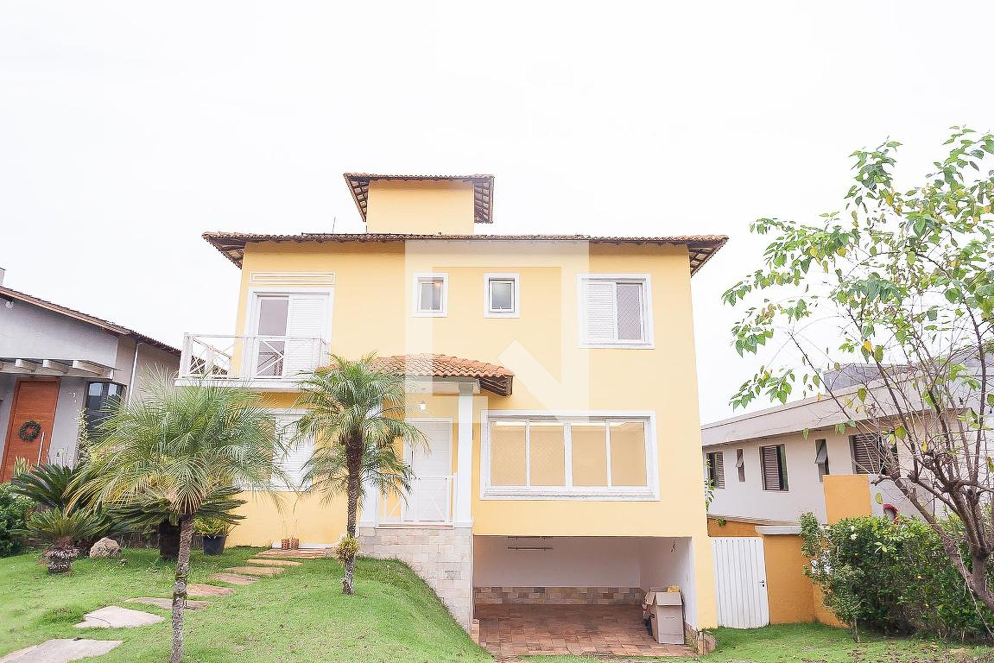 Fachada Condomínio em Rua dos Flamboyants, 680